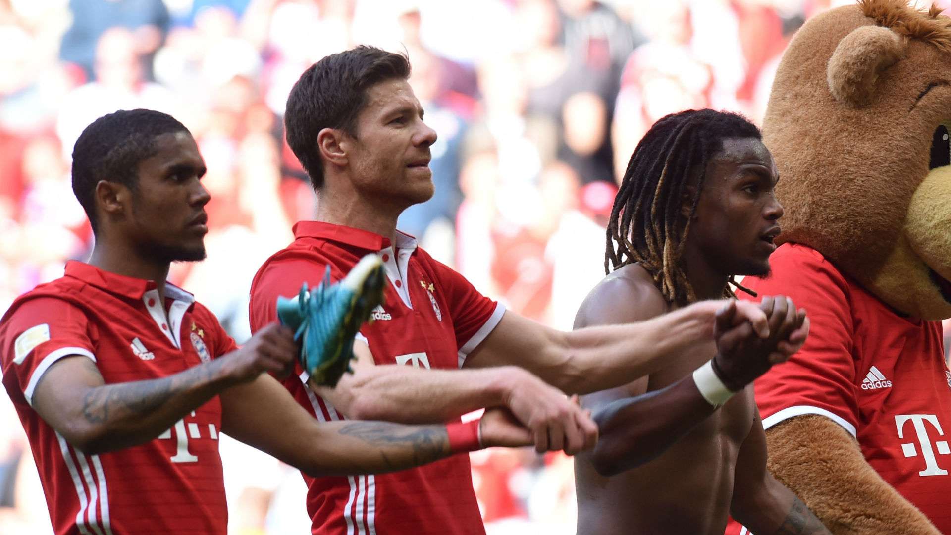 Douglas Costa Xabi Alonso Renato Sanches Bayern Munich