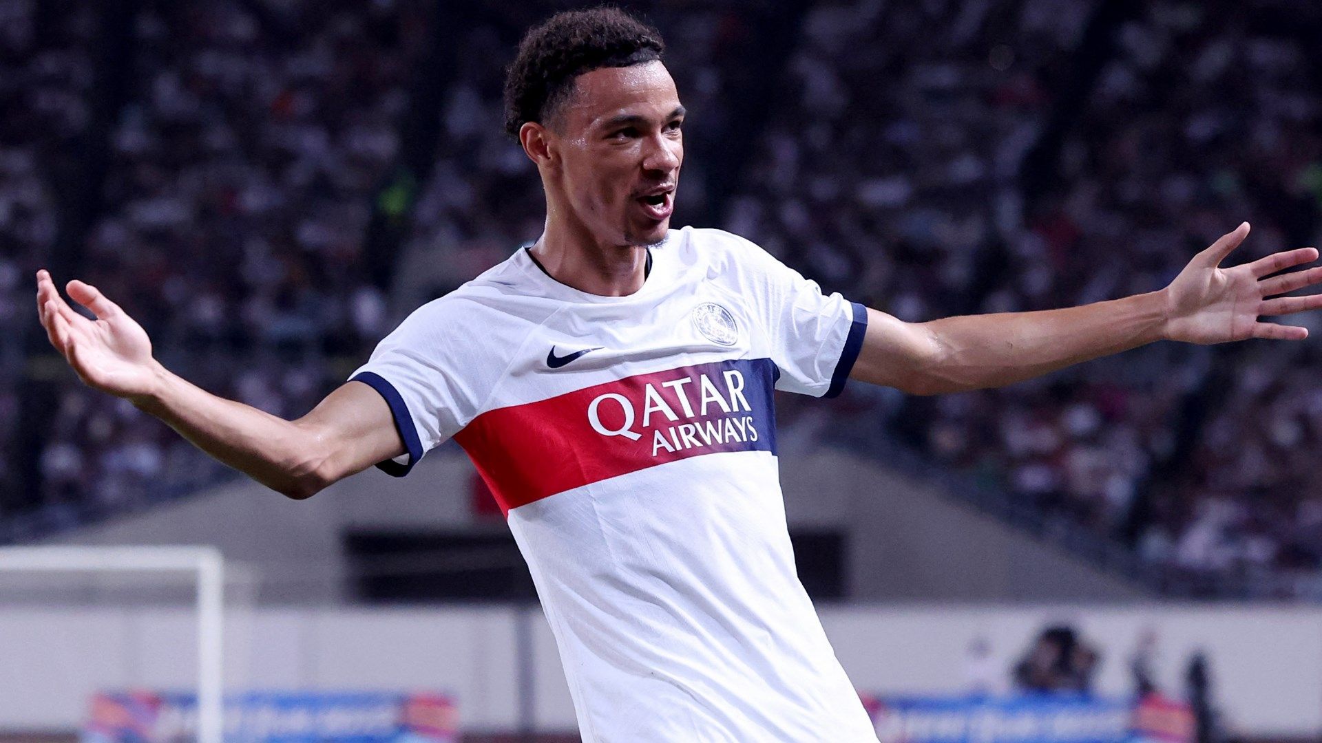 Hugo Ekitike PSG 2023-24