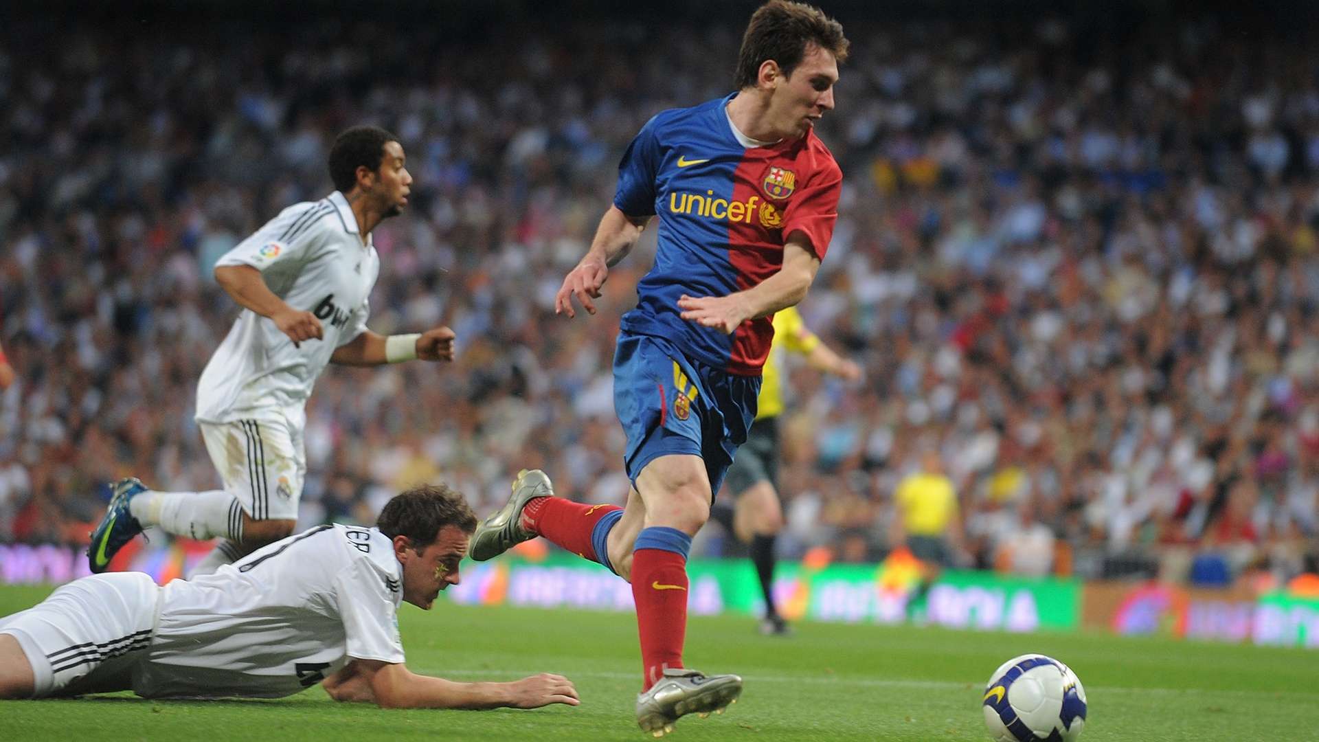 Lionel Messi Barcelona Real Madrid 2009