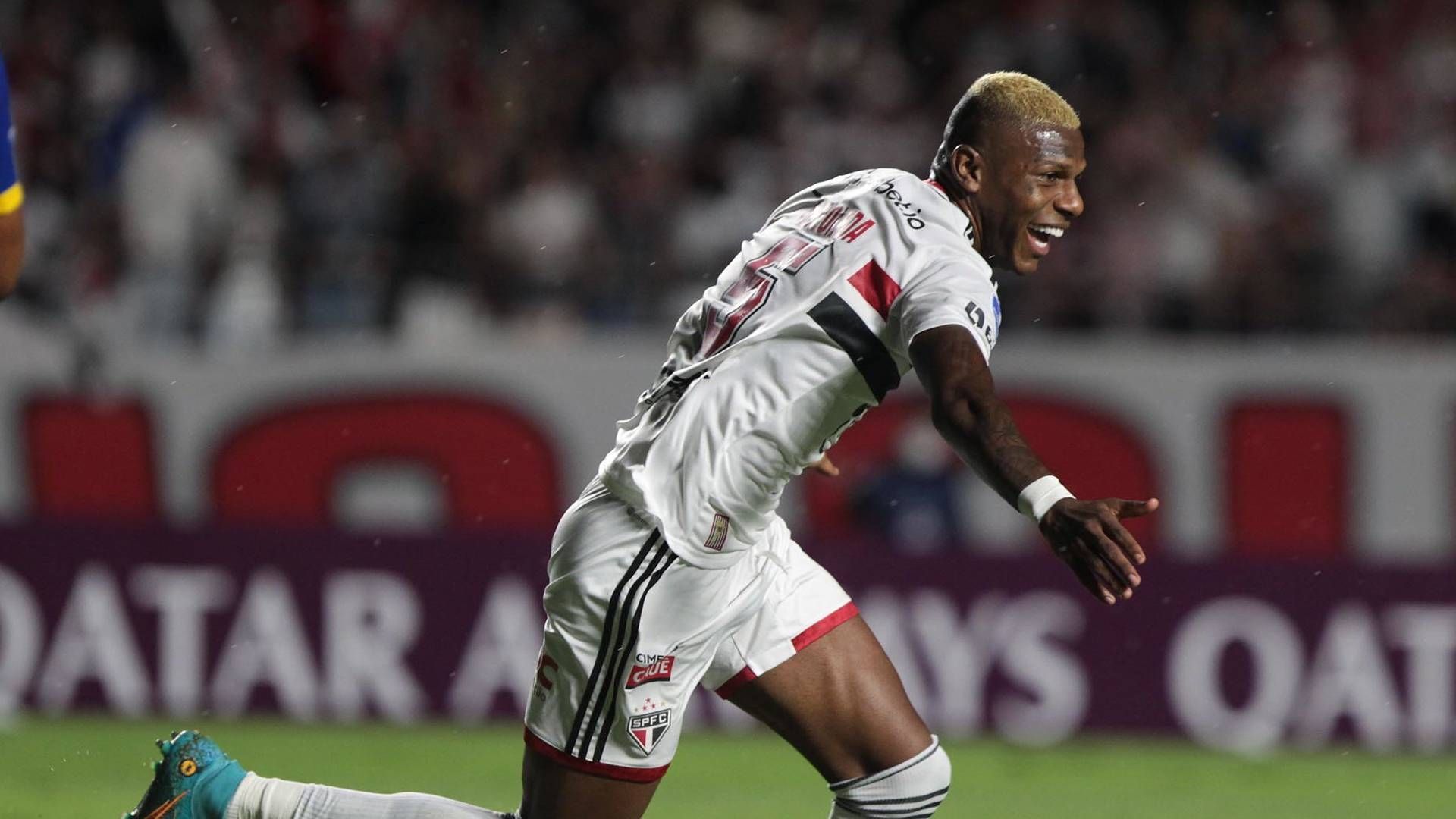 Arboleda comemora diante do Everton-CHI