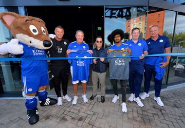 ฟ๊อกซ์ แฟนสโตร์