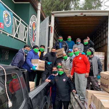 Cajas solidarias Arturo Vidal