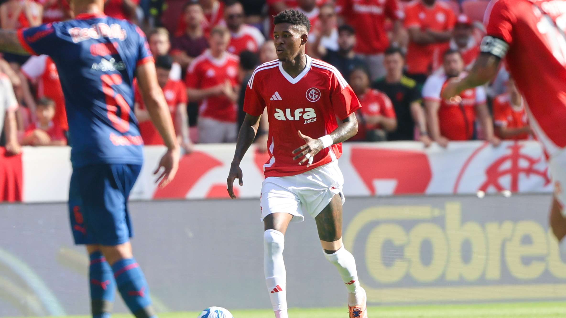 Vitão, Internacional 2025