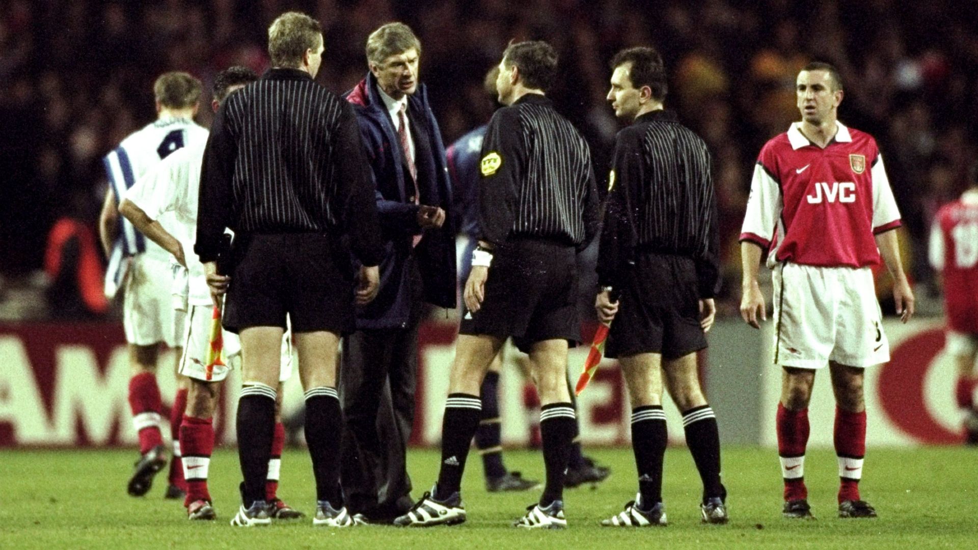 Arsene Wenger - Arsenal 1-1 Dynamo Kiev  - Oct 21, 1998