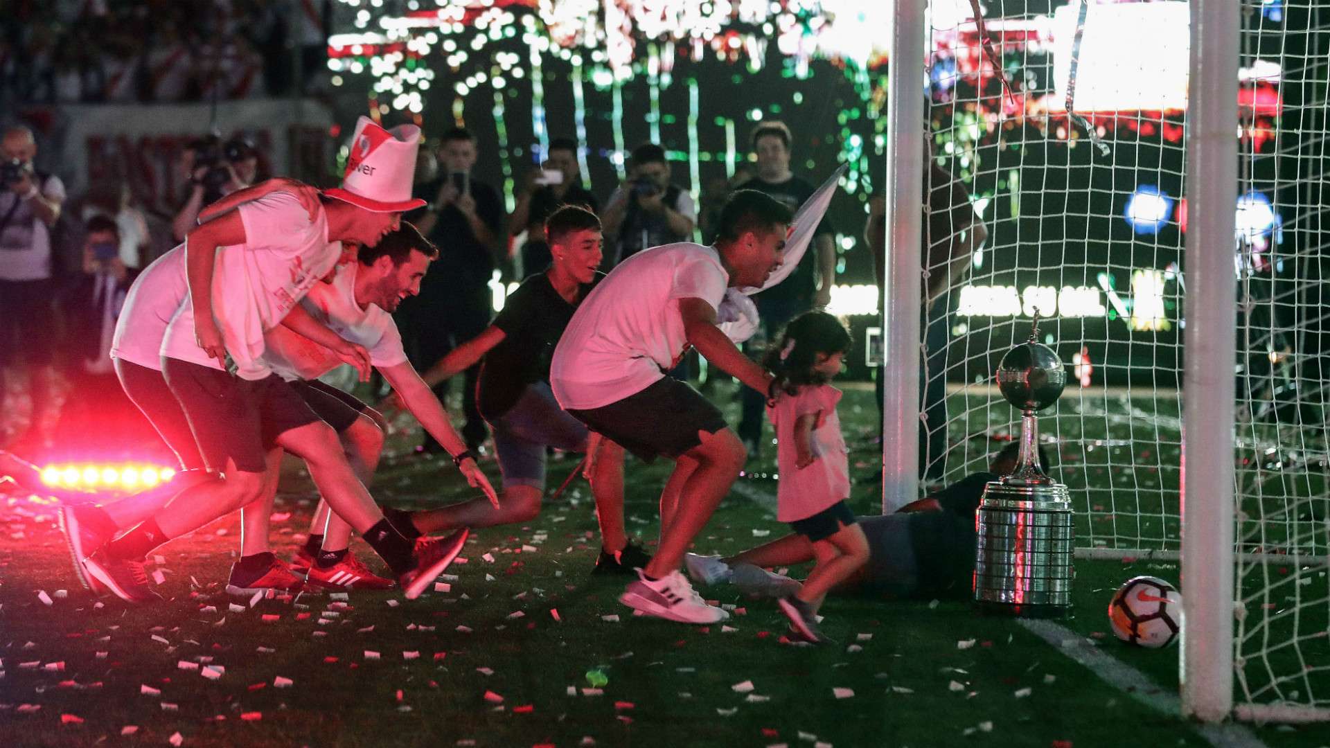 Gonzalo Pity Martinez River Celebrates Copa Libertadores 23122018