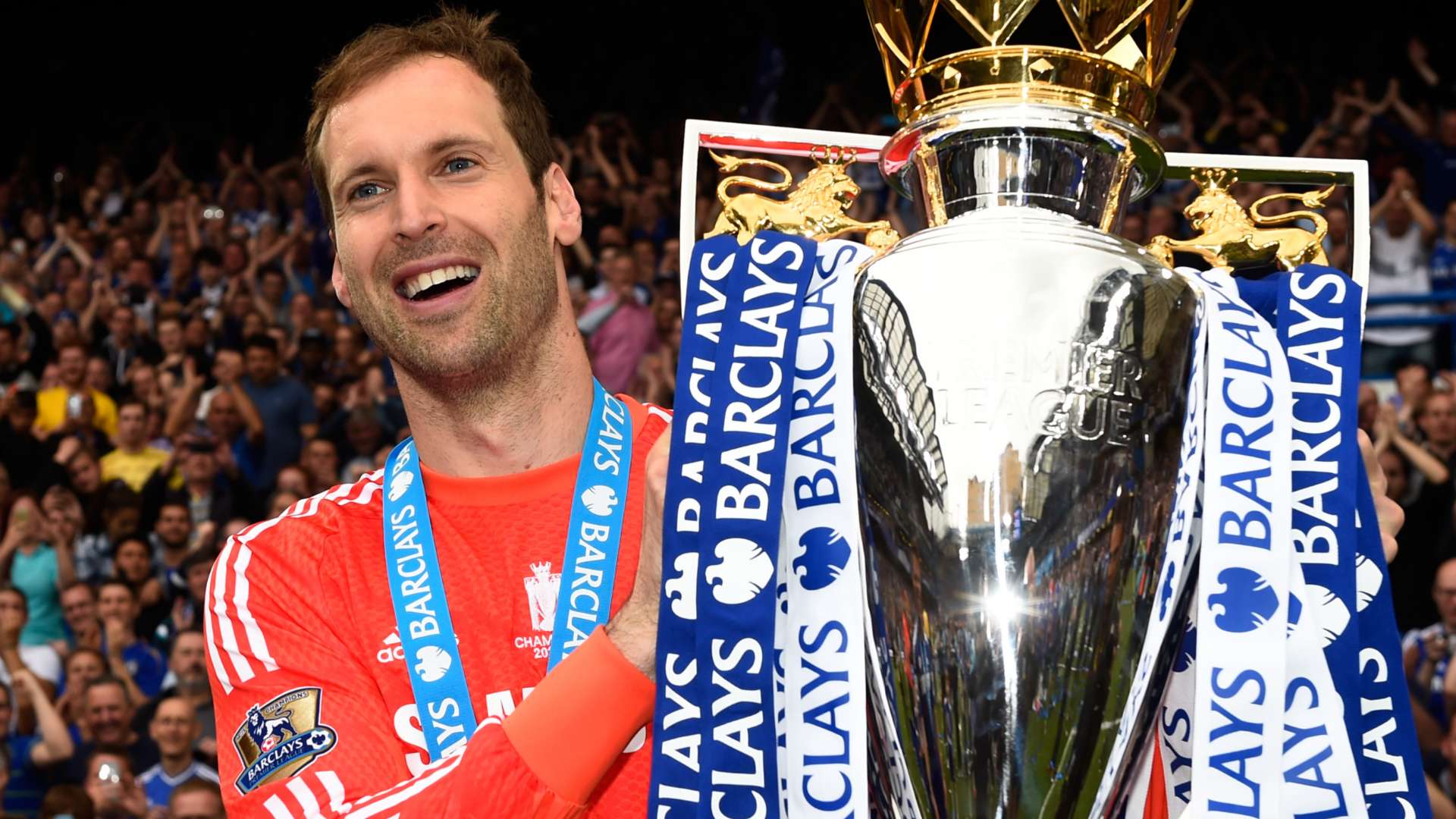 Petr Cech Chelsea Premier League trophy
