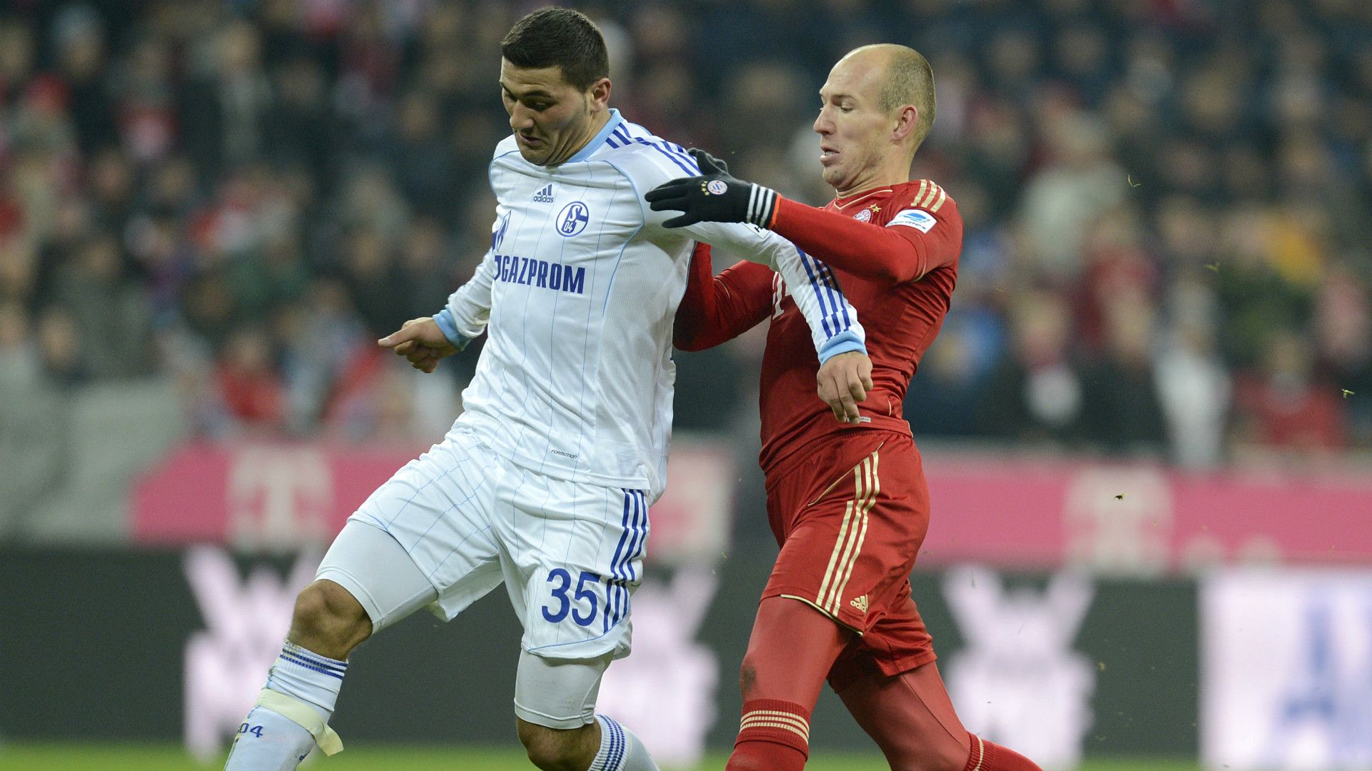 Sead Kolasinac Arjen Robben Schalke Bayern Munchen 2013