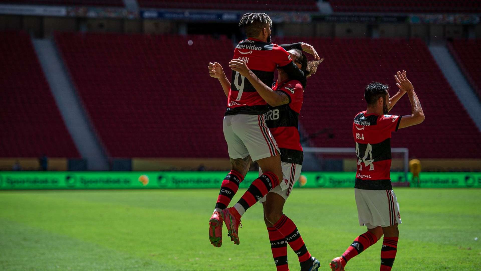 Mauricio Isla Flamengo Palmeiras Supercopa