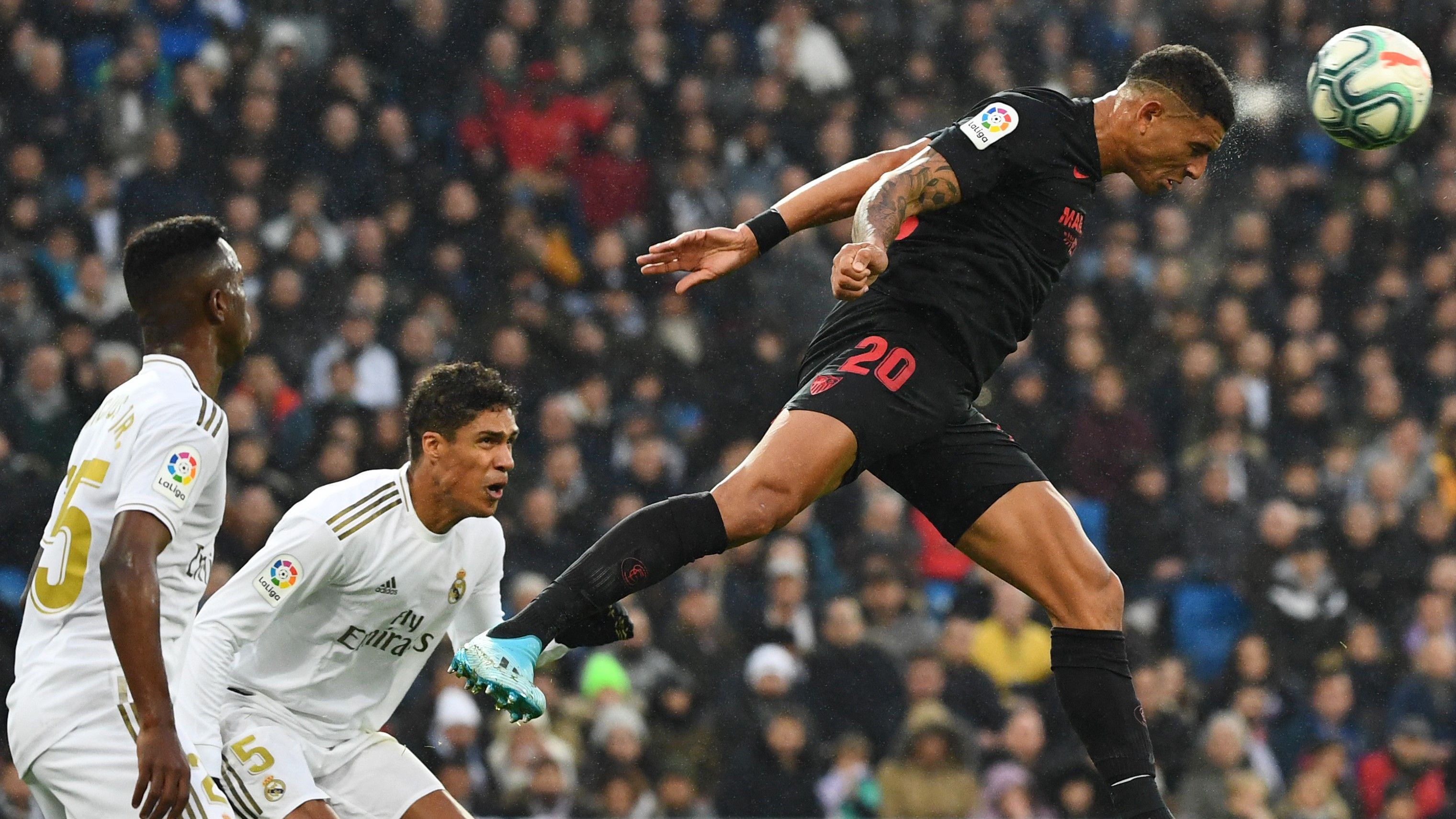 Diego Carlos Real Madrid Sevilla LaLiga 18012020