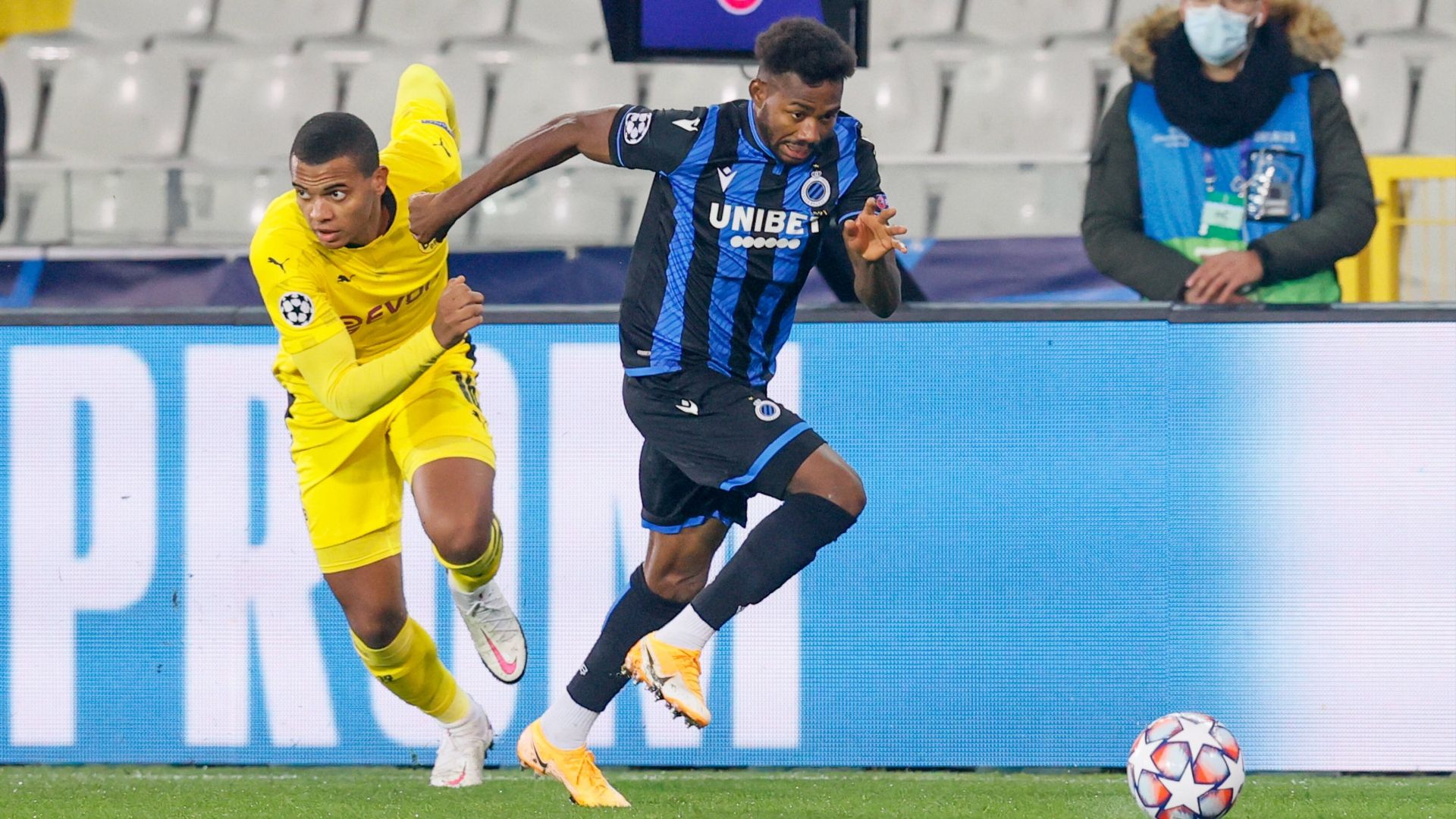 ONLY GERMANY Manuel Akanji Brügge