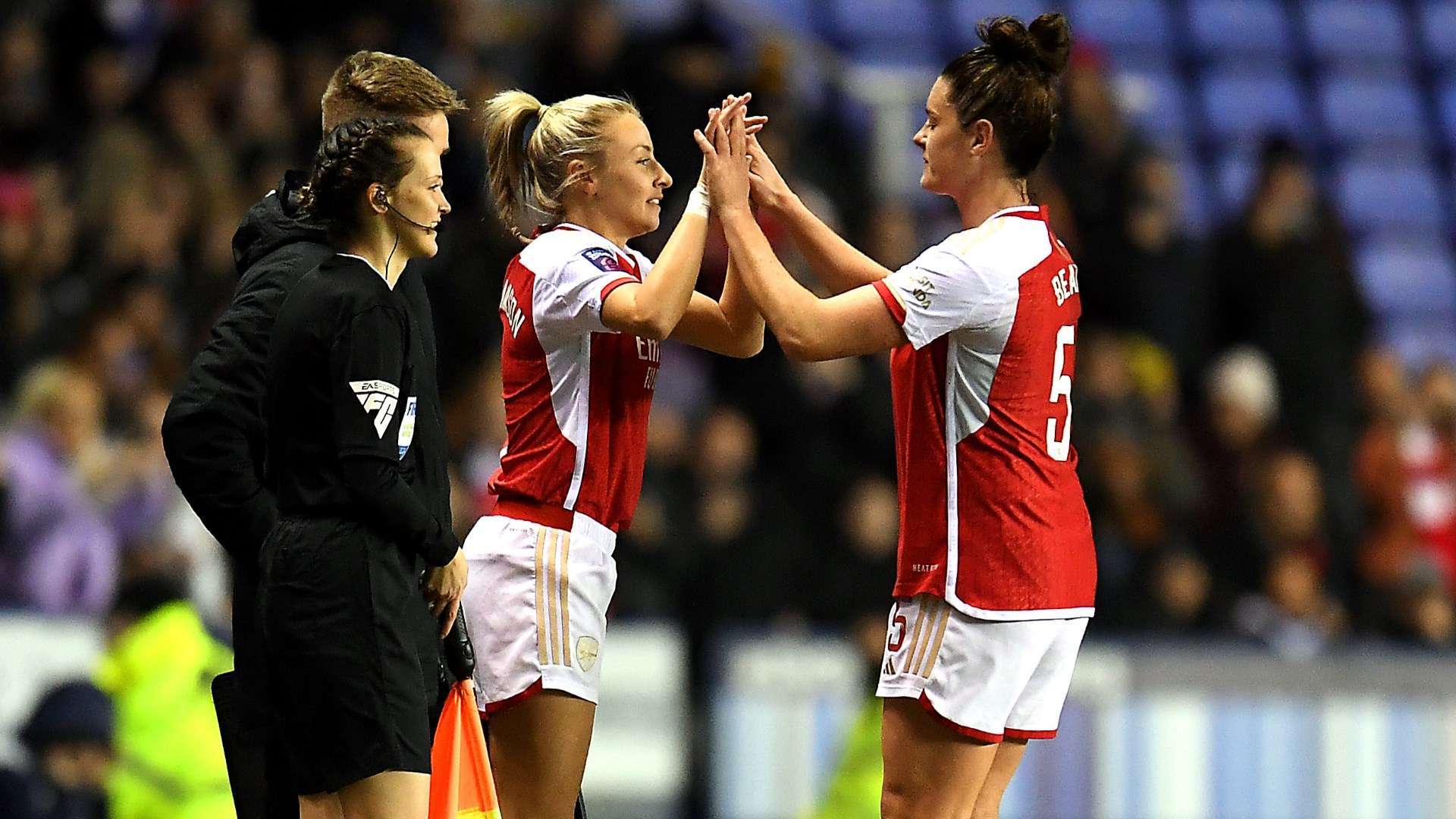 Leah Williamson Jen Beattie Arsenal 2023-24