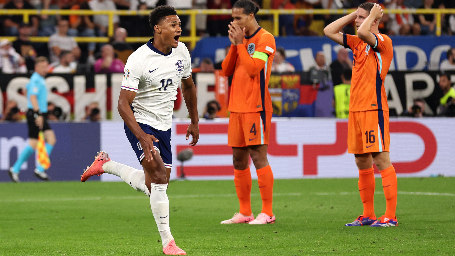 “Jadi Tim Kok Jelek Banget” – Inggris Dikecam Legenda Belanda Setelah Kemenangan Kontroversial Di Euro 2024