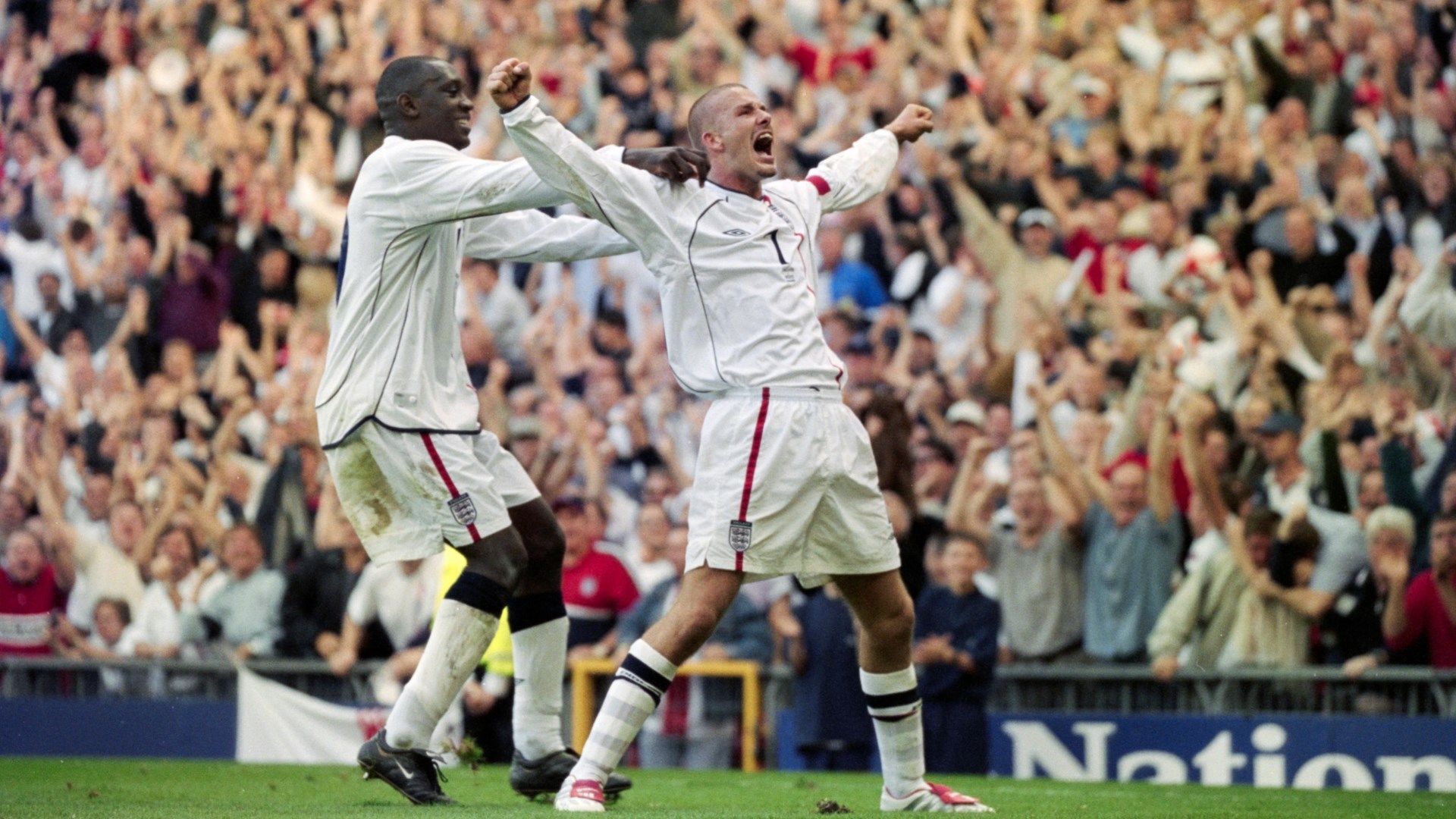 Emile Heskey David Beckham England 2001
