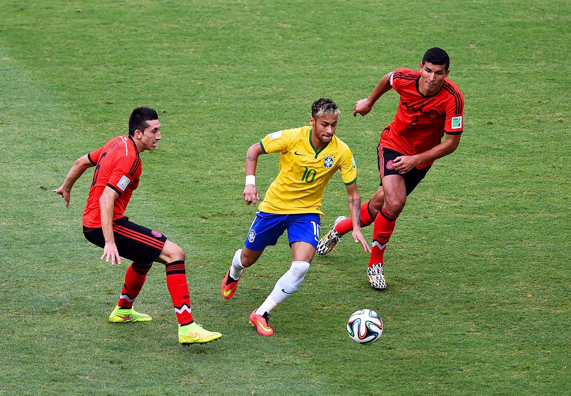 Neymar Brazil Francisco Rodriguez Hector Herrera Mexico 2014 World Cup Group A 06172014