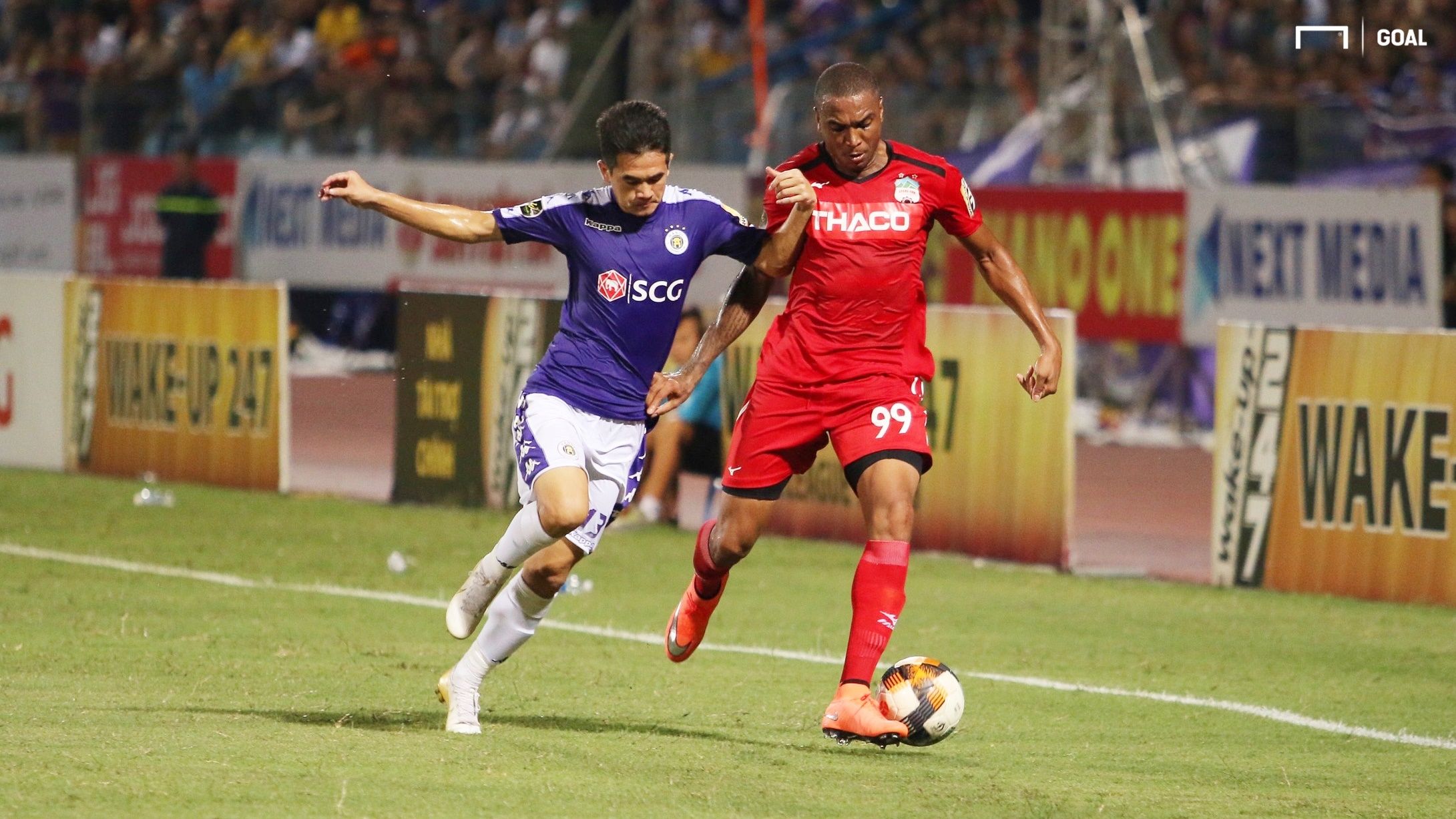 Tran Van Kien vs Felipe Martins Ha Noi FC vs HAGL Round 16 V.League 2019