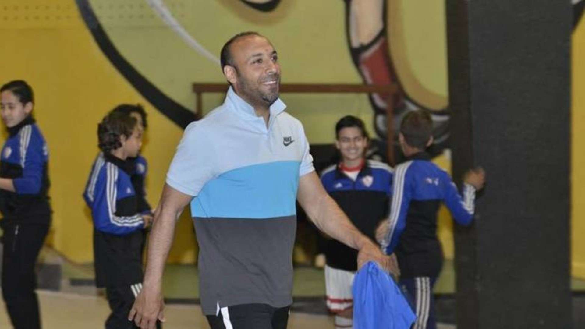 أيمن عبد العزيز