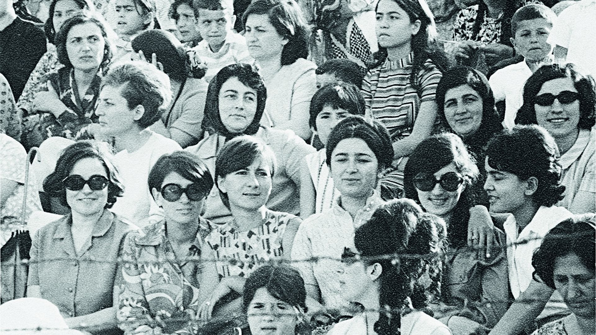 mor menekseli kadinlar1