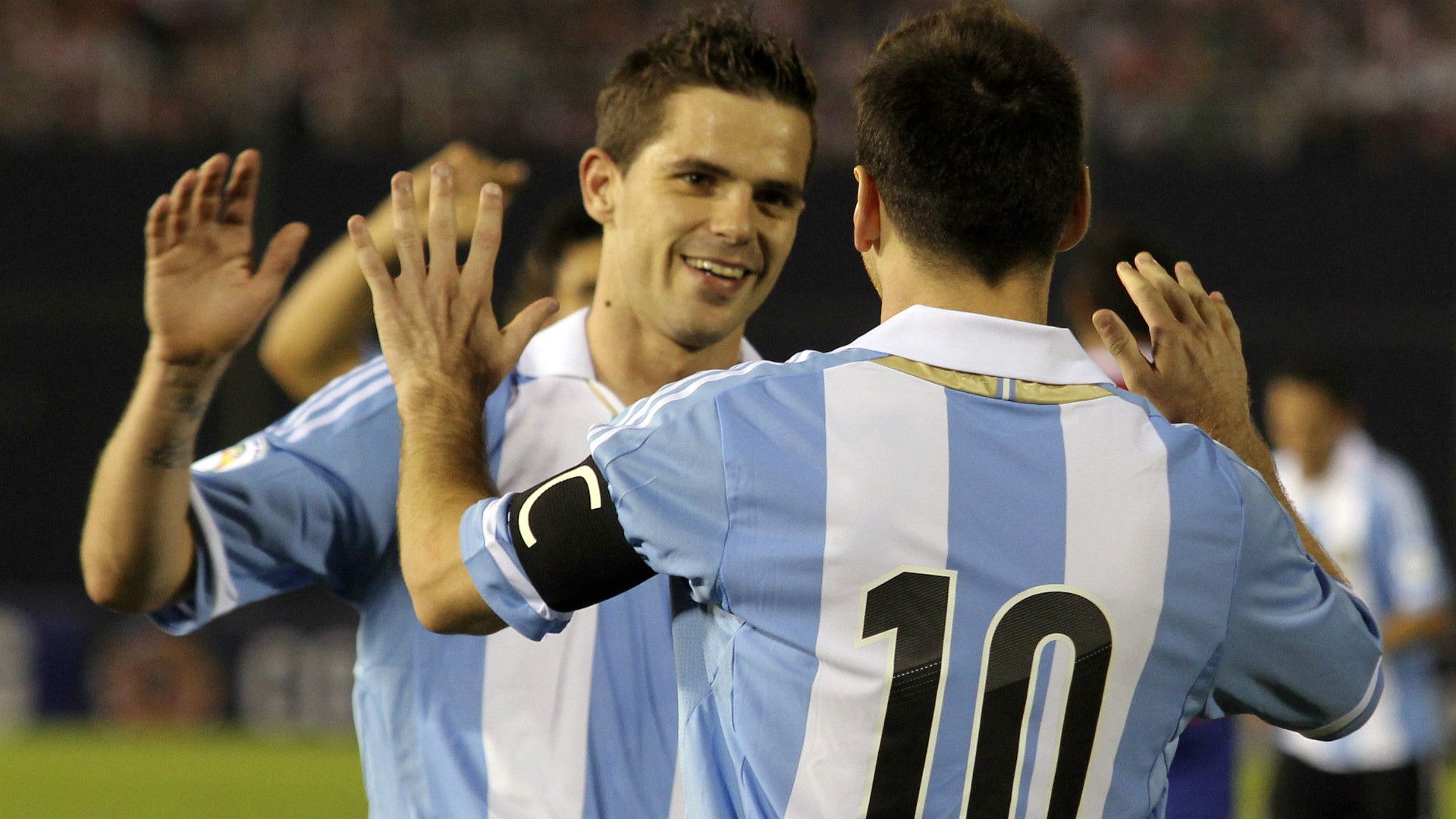 Fernando Gago Lionel Messi Argentina Paraguay Eliminatorias 10092013