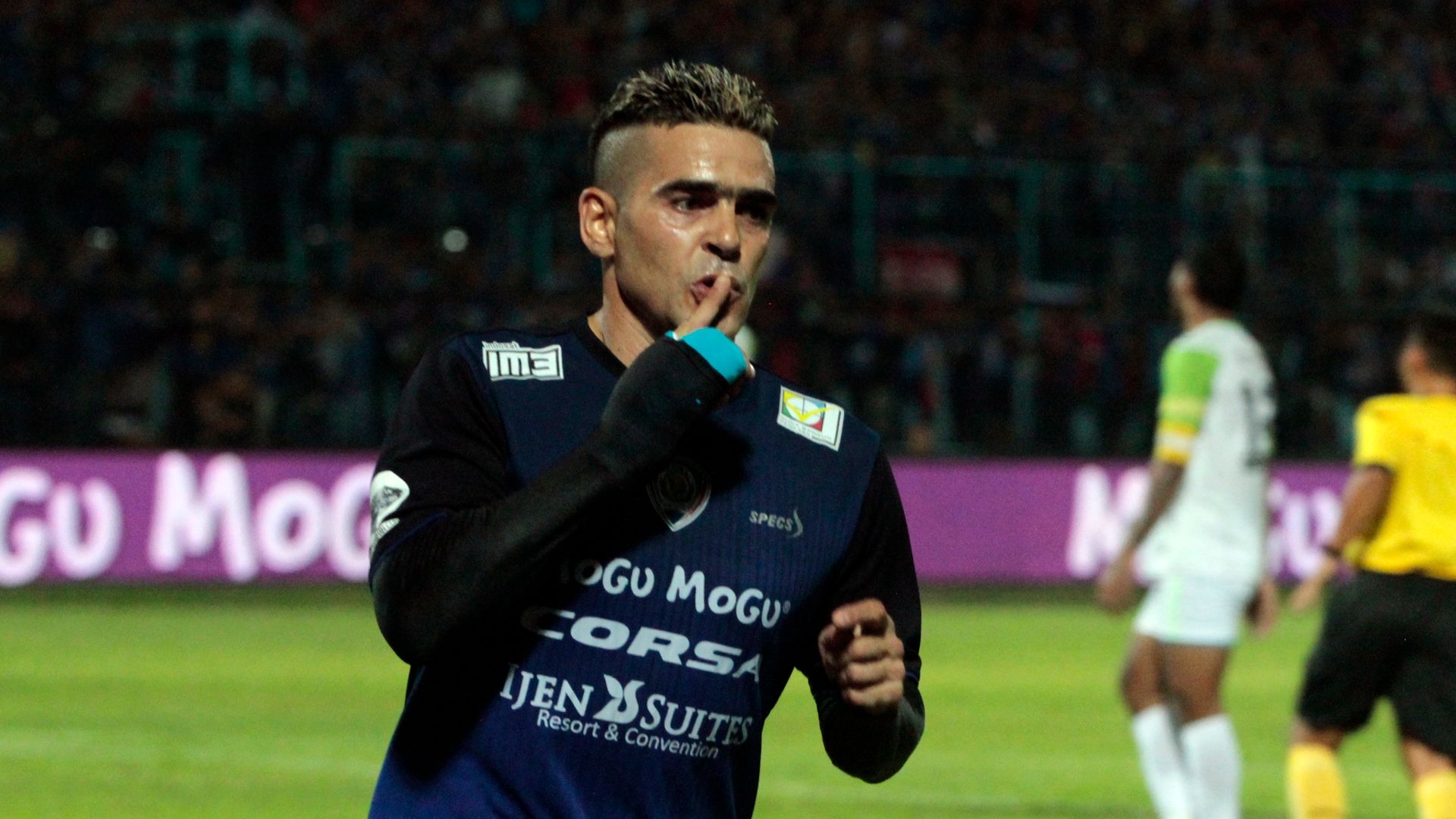 Cristian Gonzales - Arema Cronus