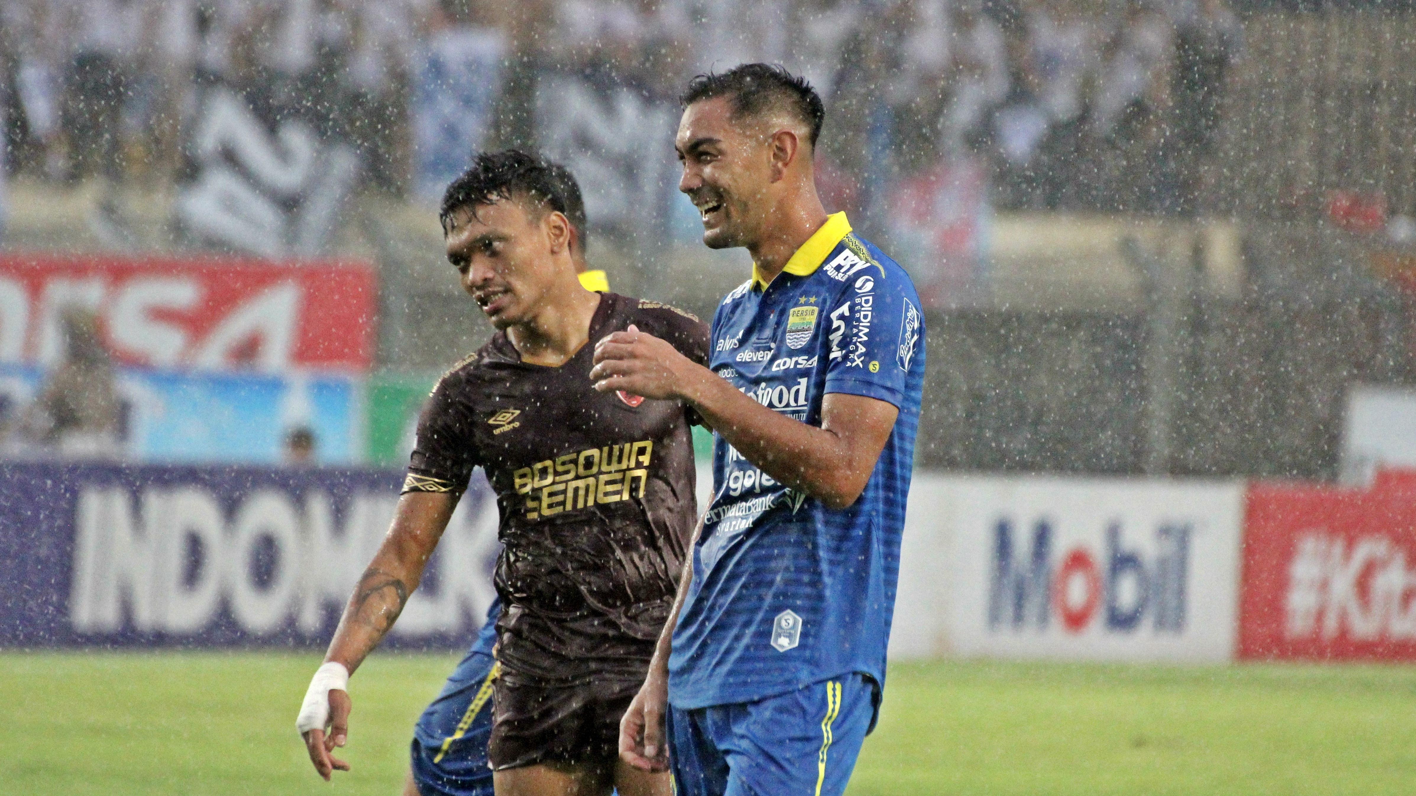 Ferdinand Sinaga & Omid Nazari - PSM Makassar  Persib Bandung