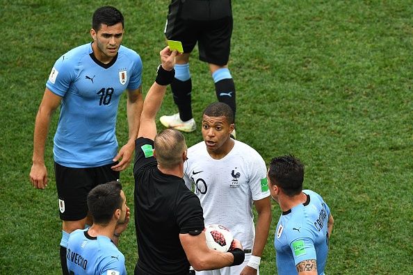 Kylian Mbappe Nestor Pitana