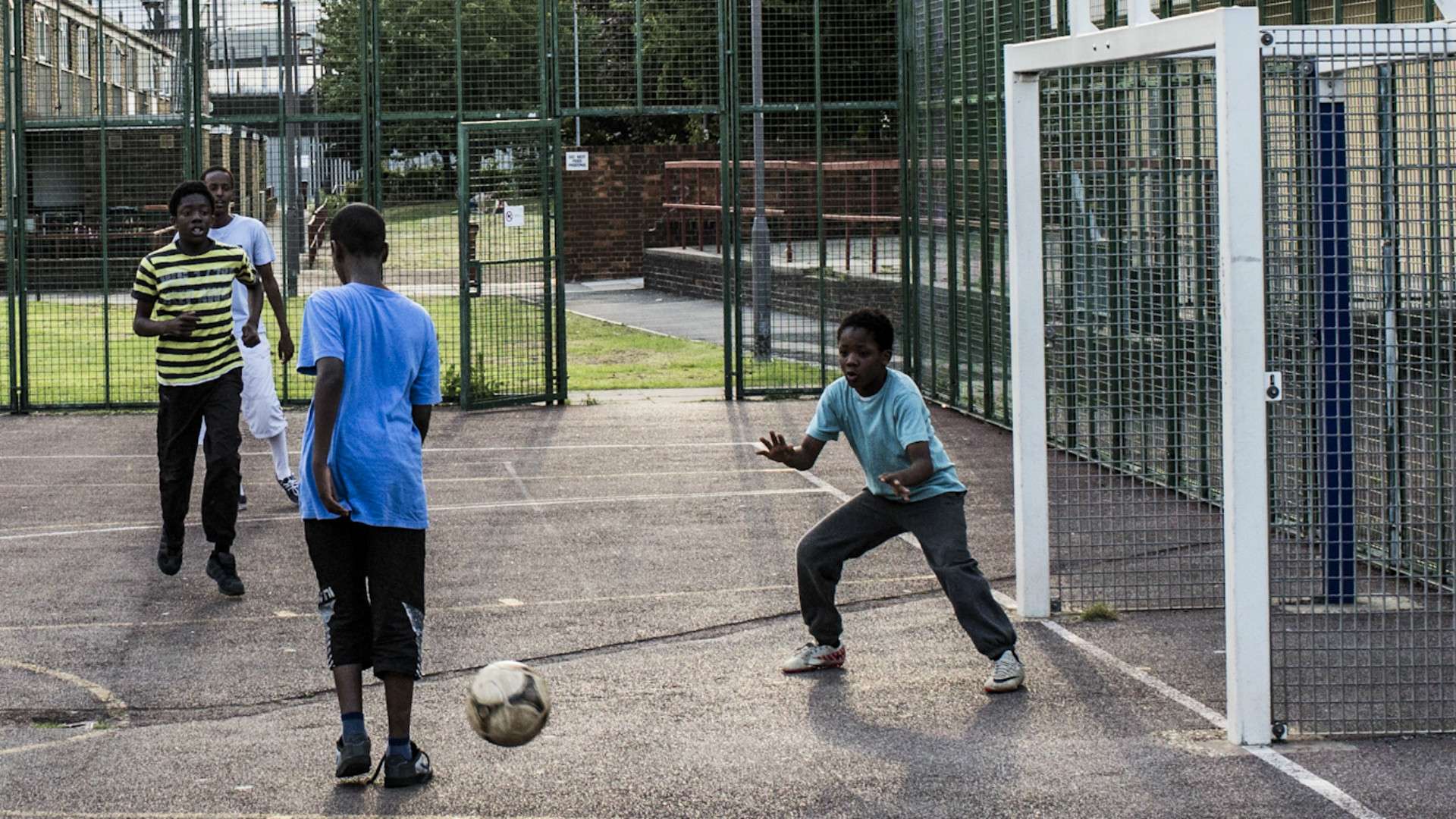 HD Kids playing football
