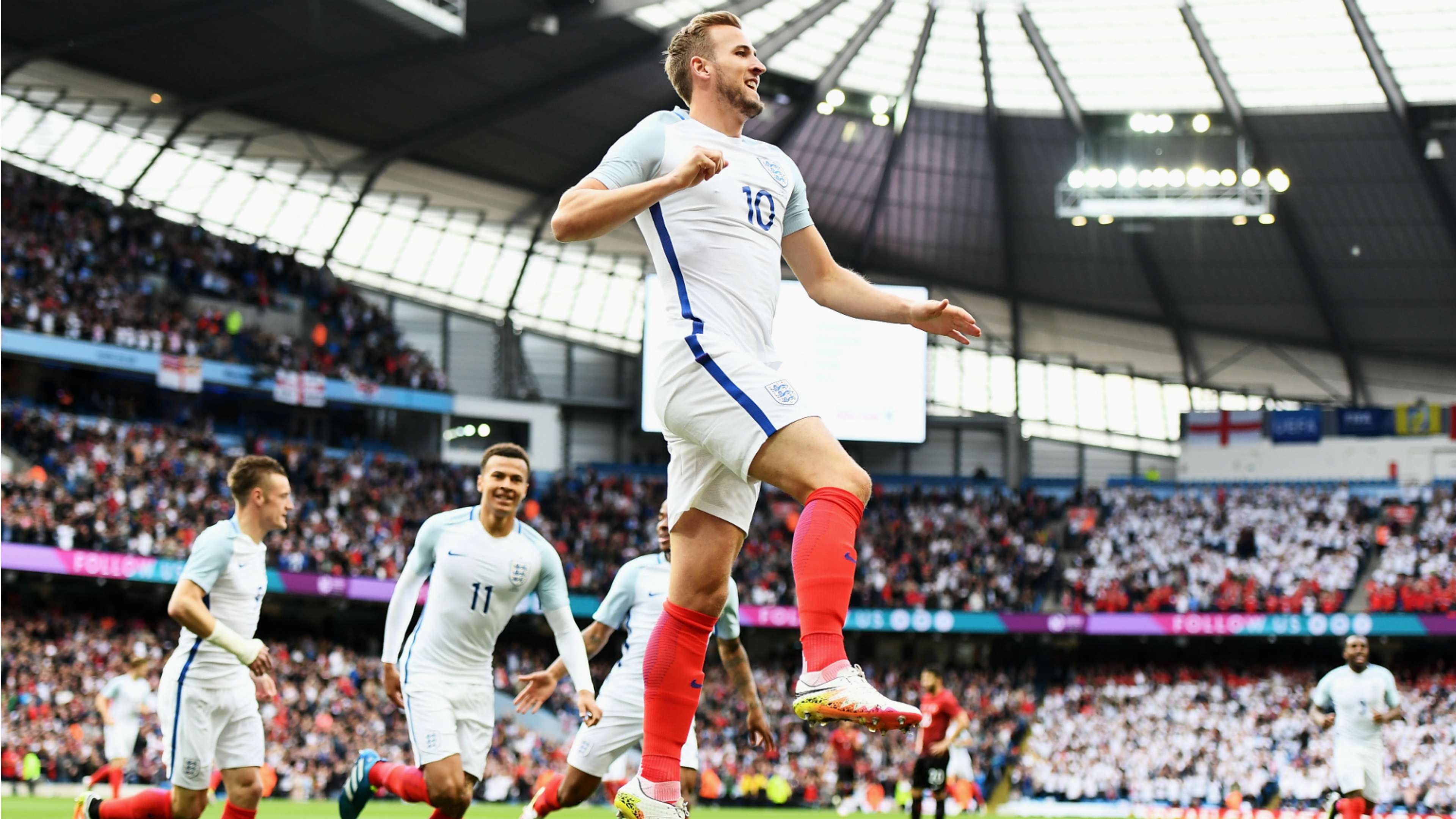 Harry Kane celebrates England Turkey