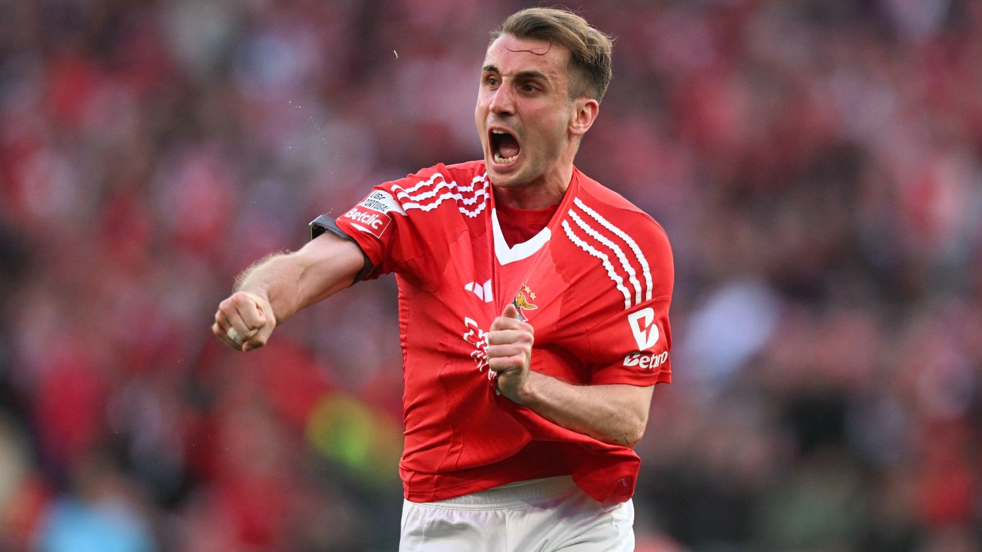 160625   Benfica's Turkish midfielder #17 Muhammed Akturkoglu celebrates scoring 