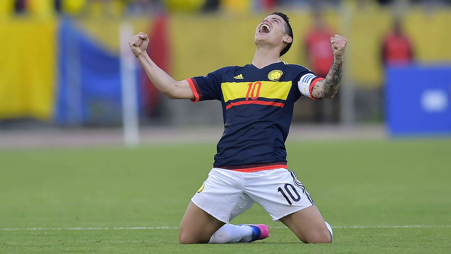 James Rodríguez celebra victoria de Colombia sobre Ecuador 28032017