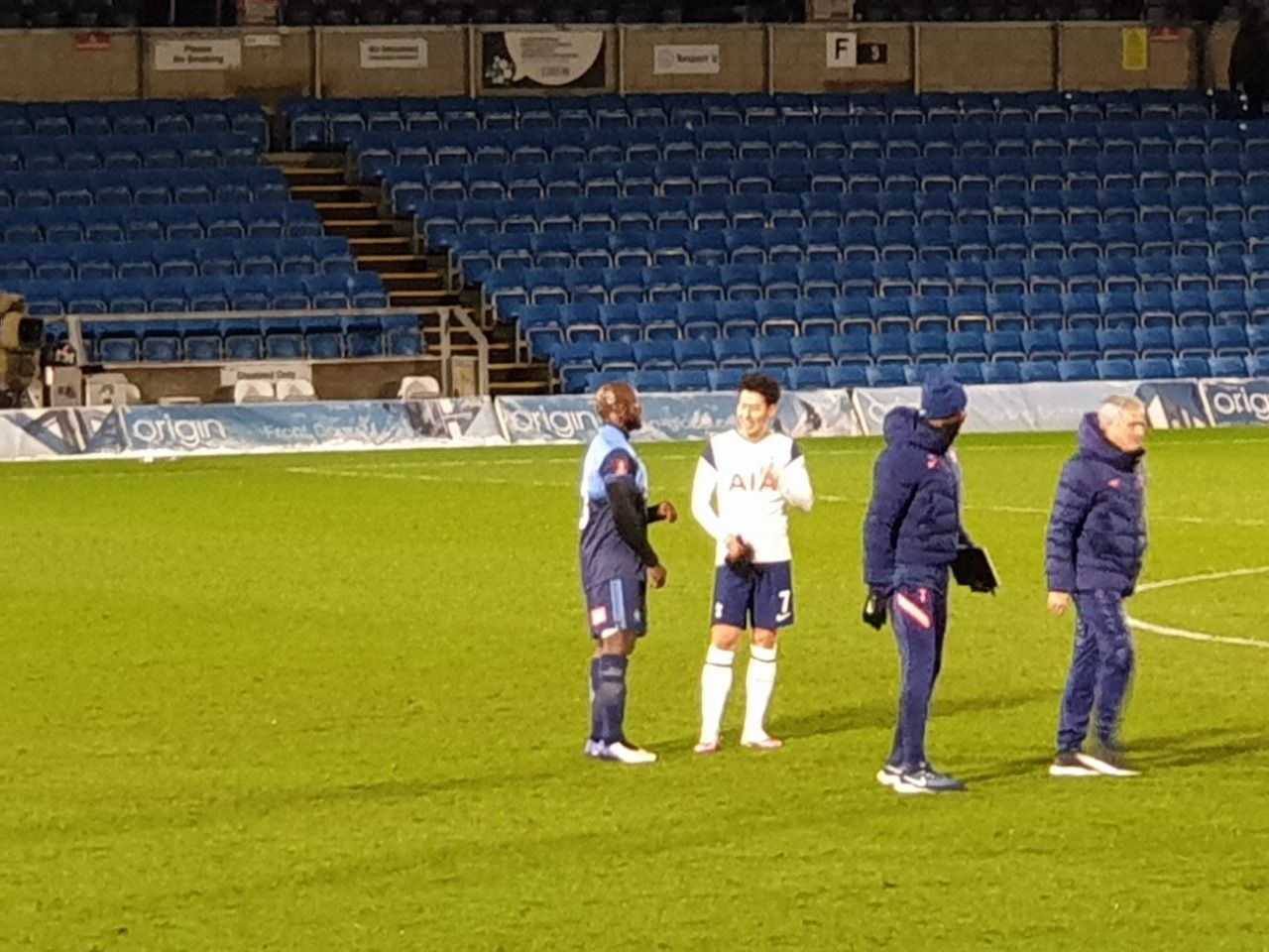 손흥민 아킨펜와