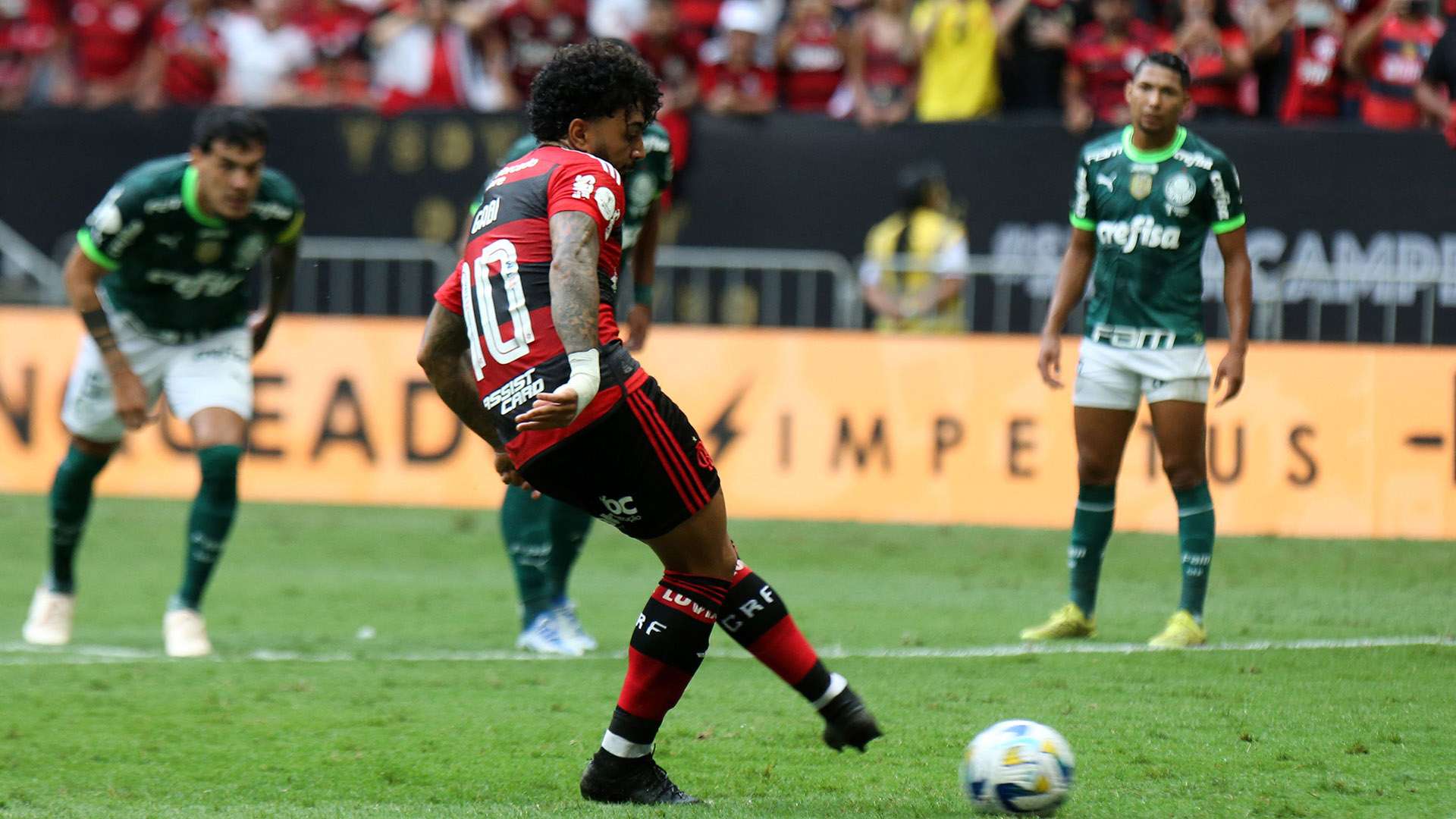 Gabigol cobra pênalti em Palmeiras x Flamengo pela Supercopa do Brasil 2023