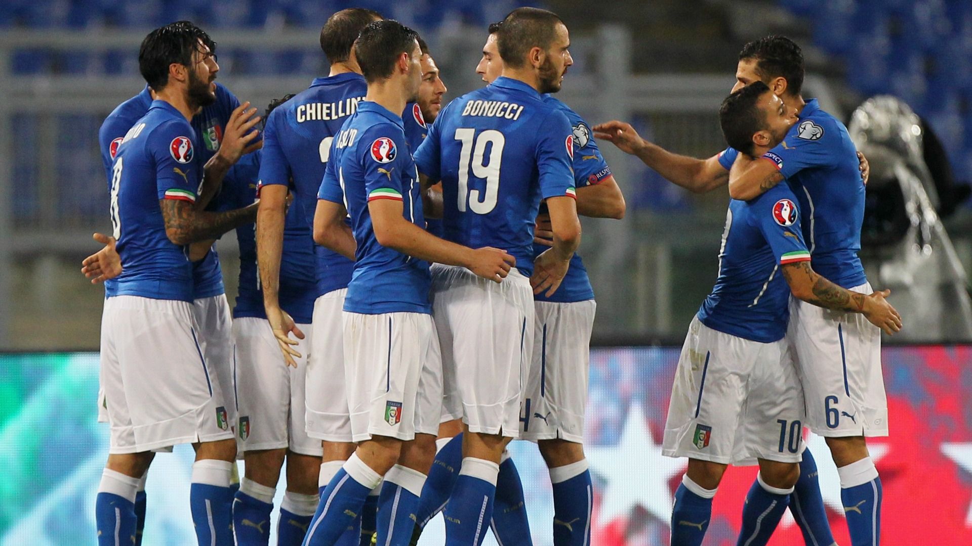 Italy celebrating Italy Norway Euro 2016