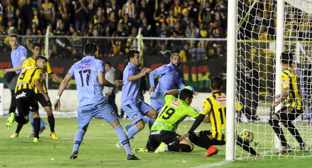 Clásico The Strongest Bolívar