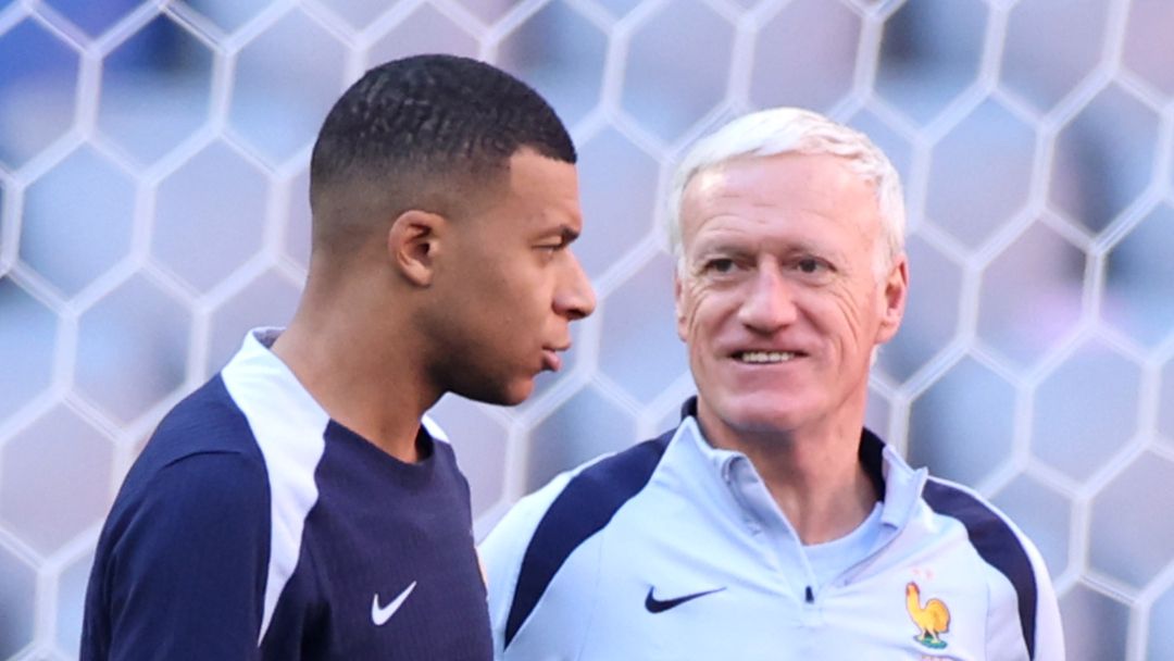 Deschamps France HIC 2:3