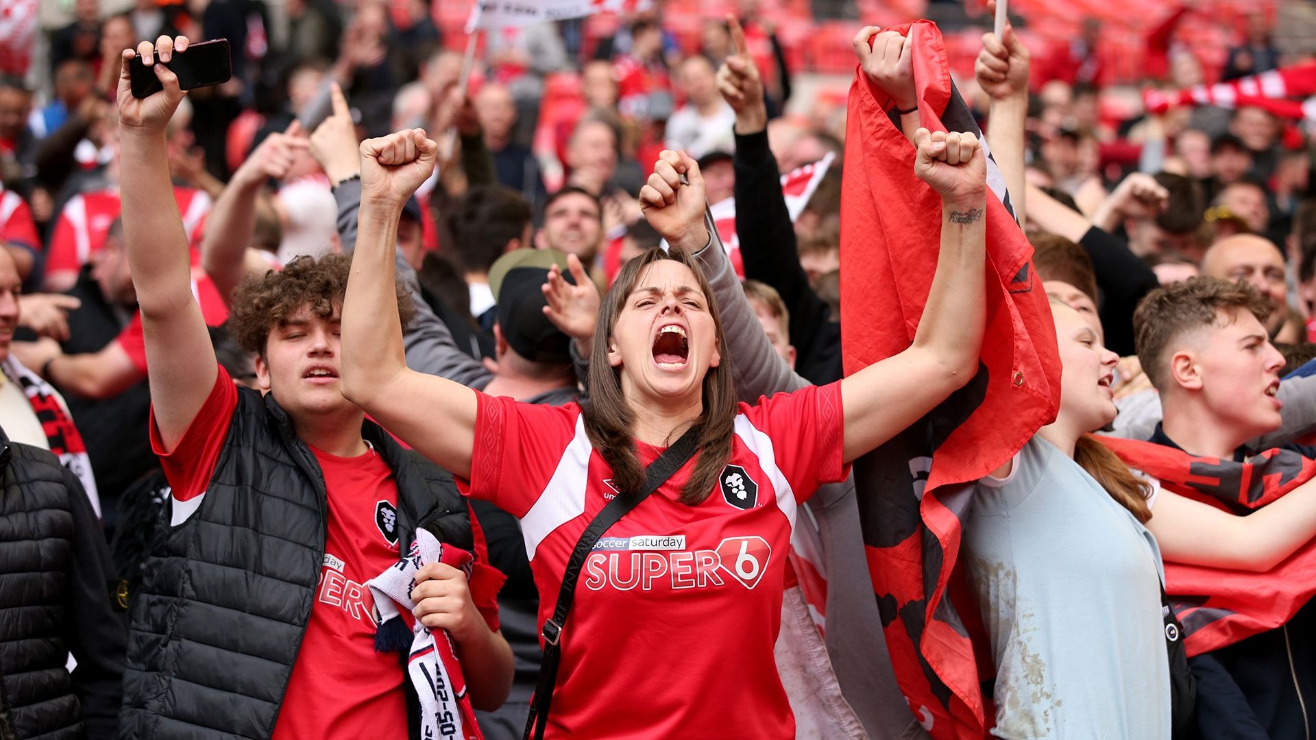 Salford City fans 2019