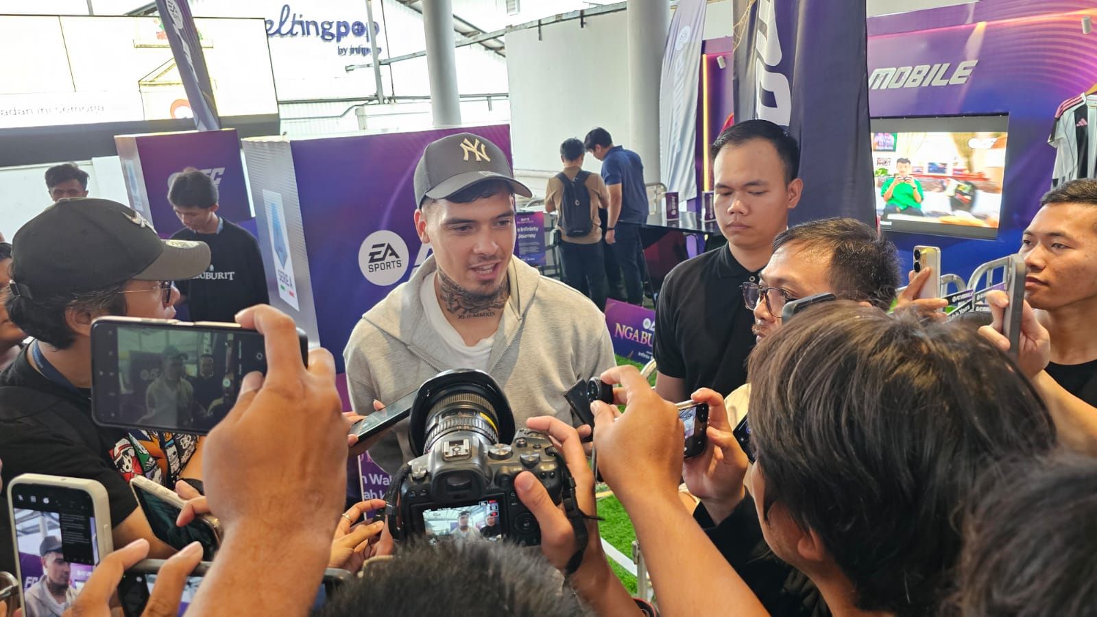 Shayne Pattynama - FC Mobile