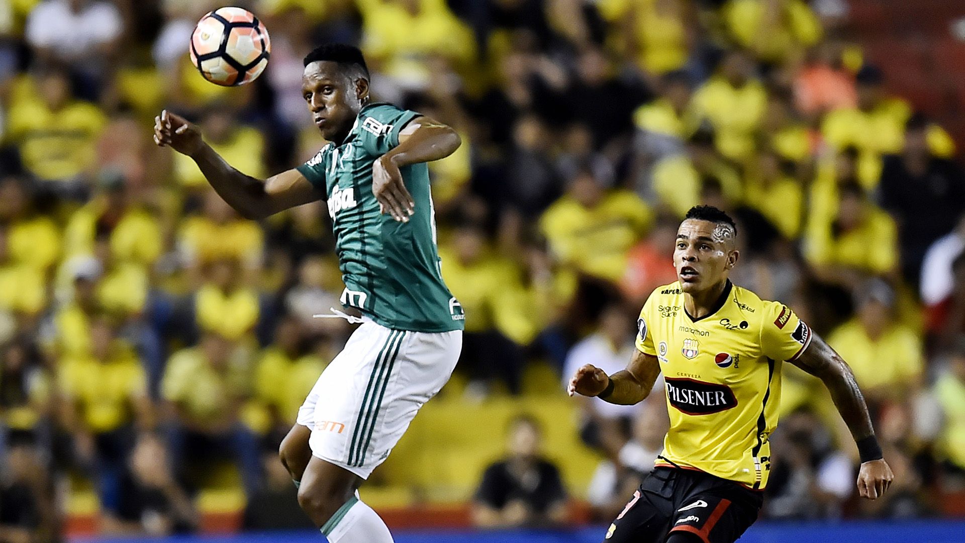 Jonatan Alvez Yerry Mina Barcelona Guayaquil Palmeiras Libertadores 05072017