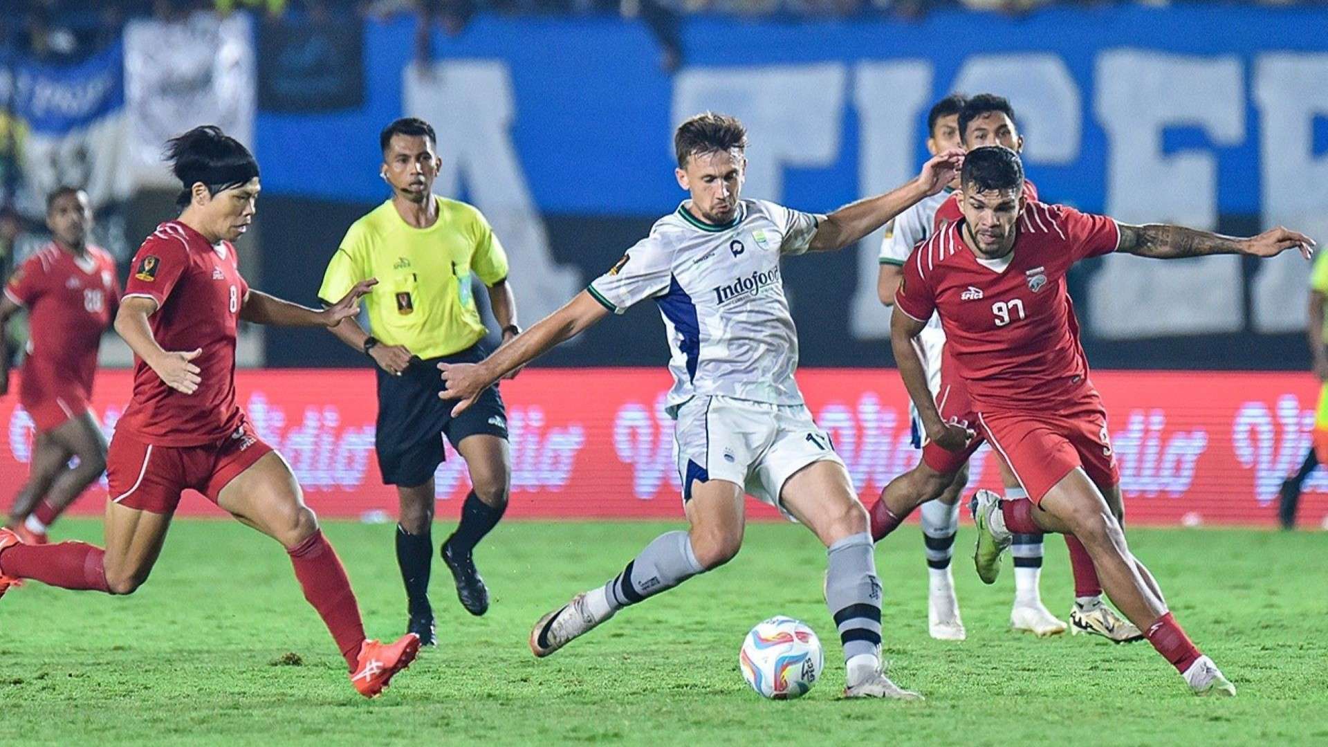 Persib Bandung vs Borneo FC - Piala Presiden 2024