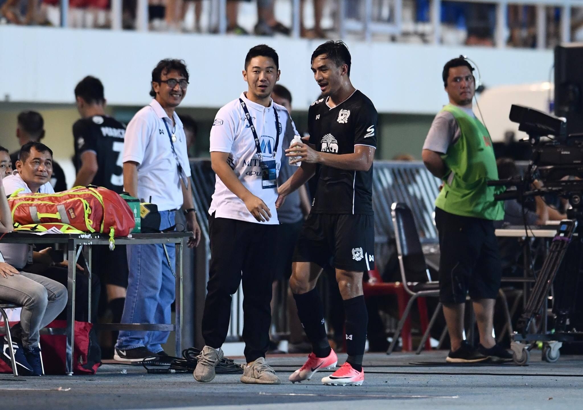 ธนวัชร์ นิติกาญจนา, วสันต์ ฮมแสน