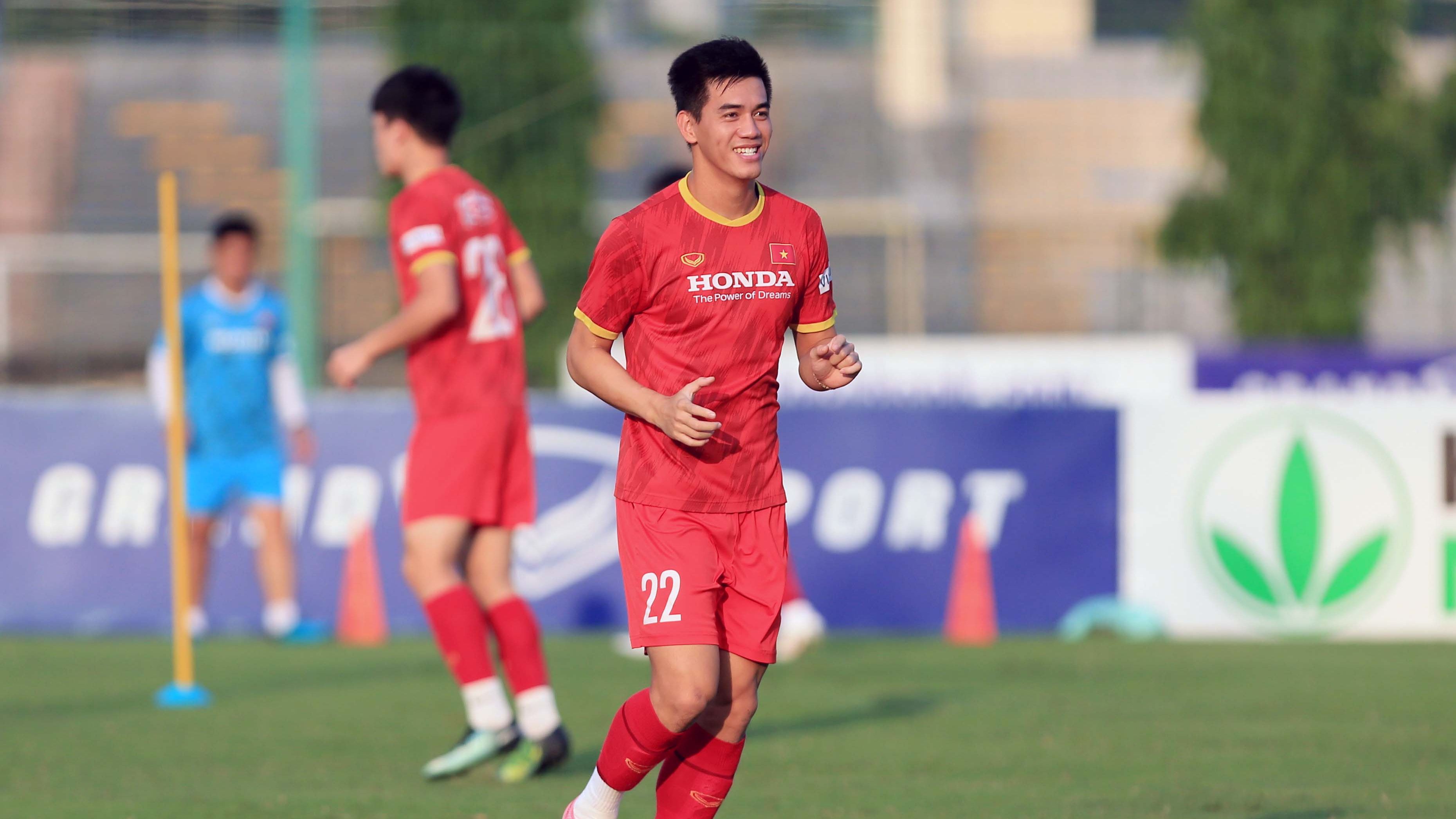 Nguyen Tien Linh Vietnam Yanmar field WCQ 2022