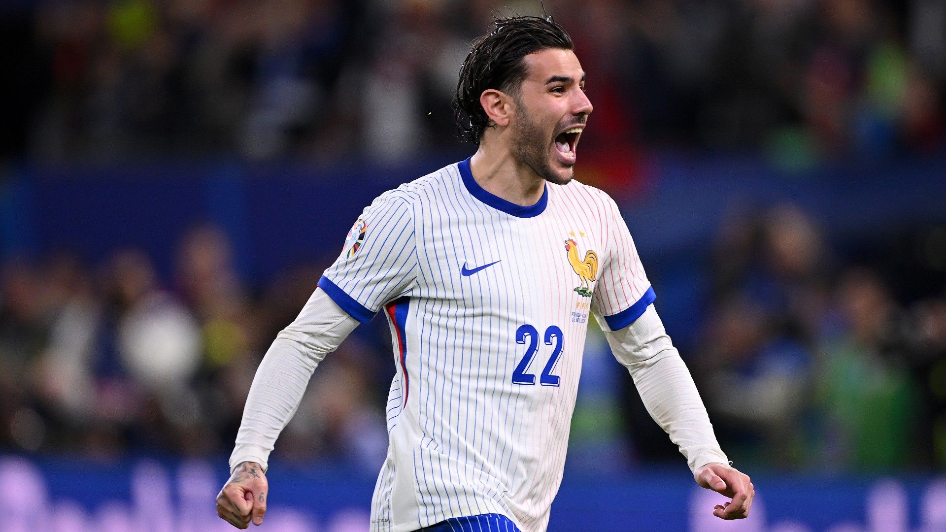 Theo Hernandez of France celebrates 
