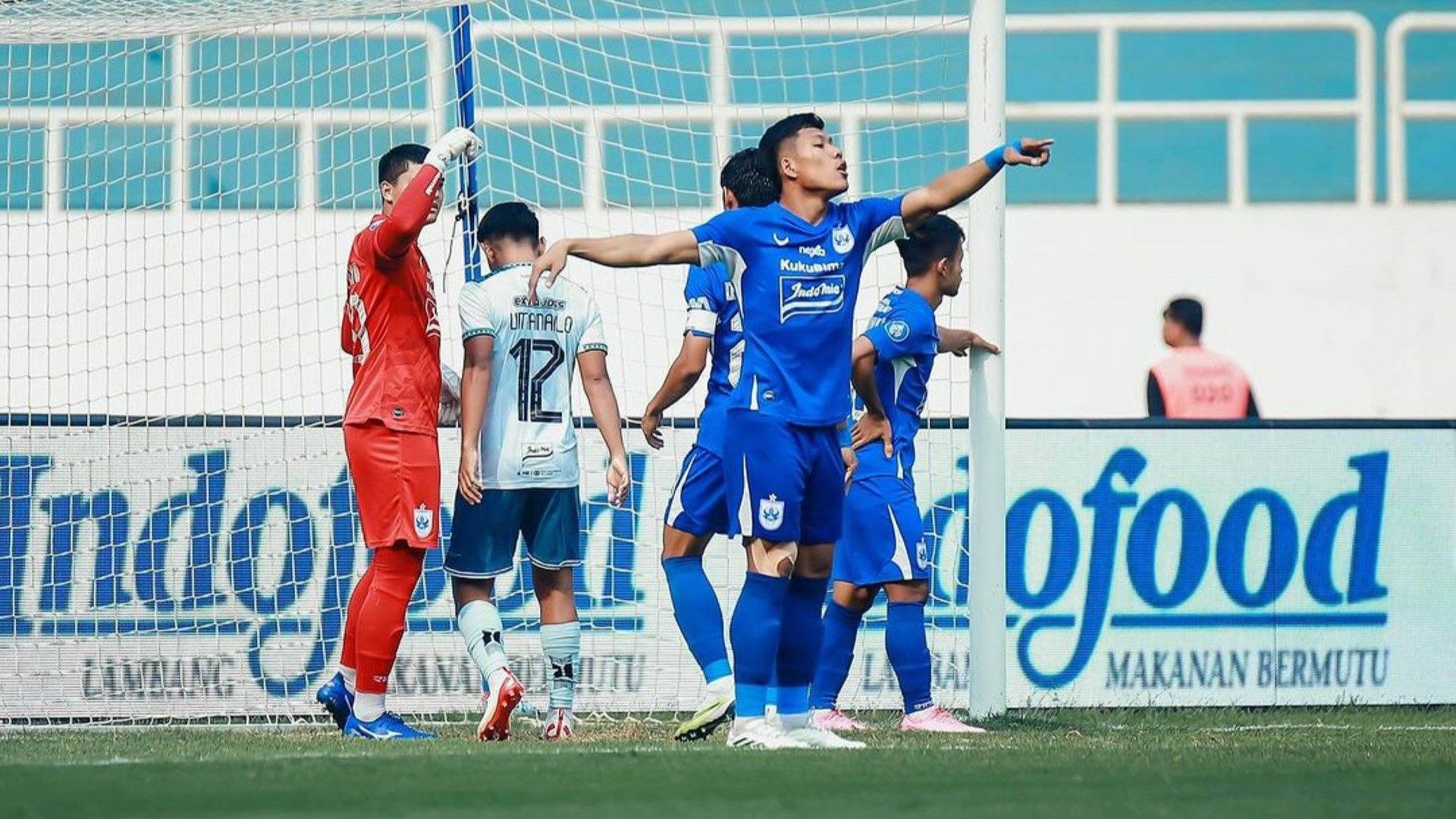 PSIS Semarang vs Persita Tangerang 09112023