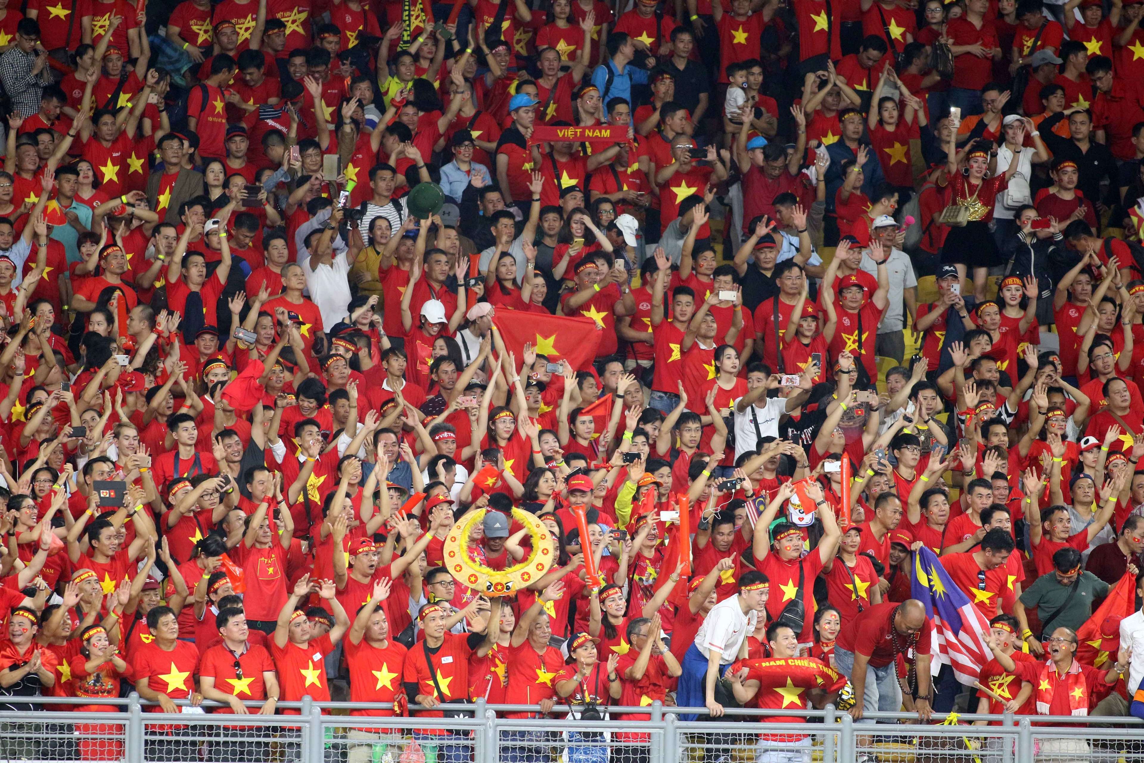 Vietnam fans - Vietnam Malaysia AFF Suzuki Cup 2018 (3)
