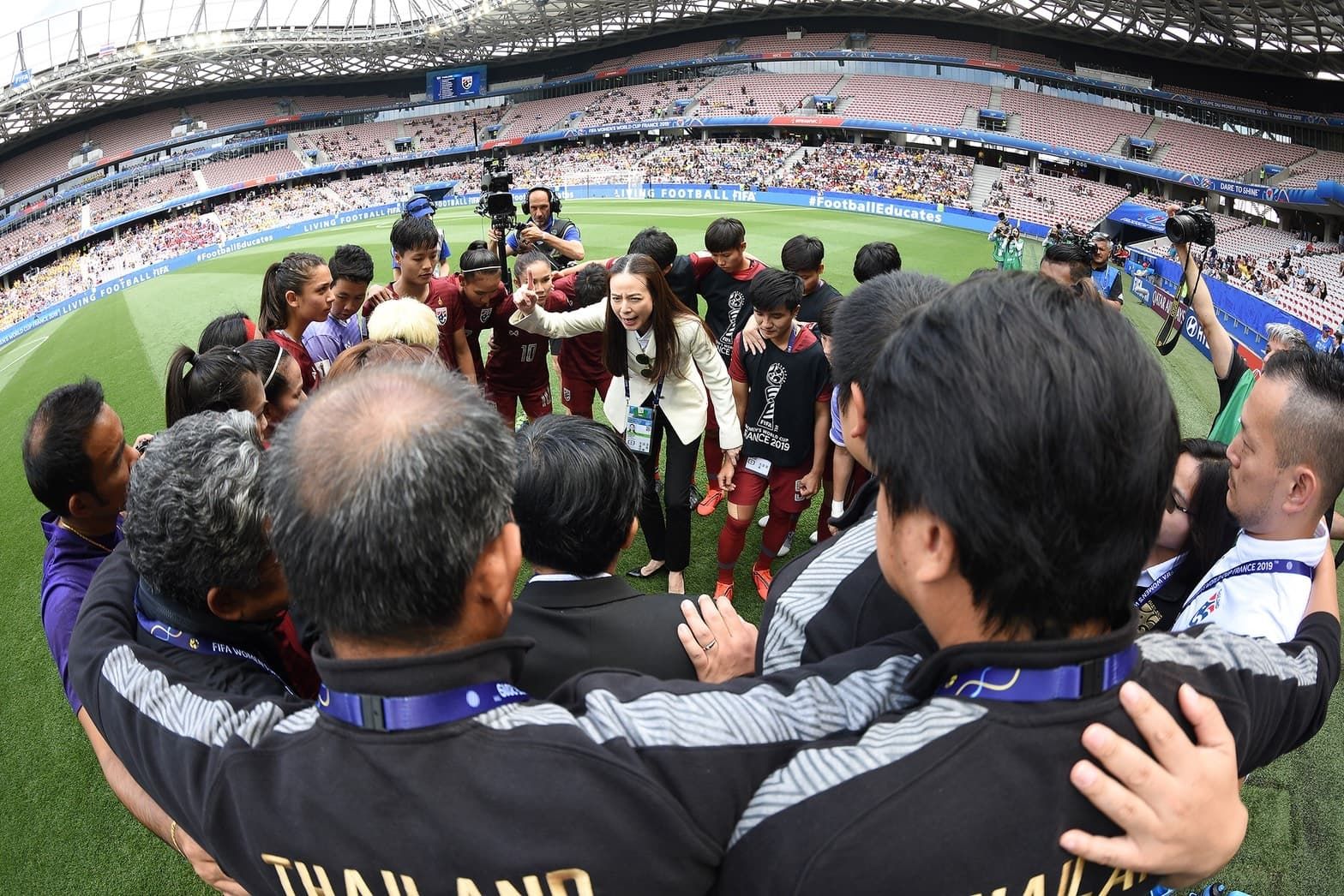 นวลพรรณ ล่ำซำ