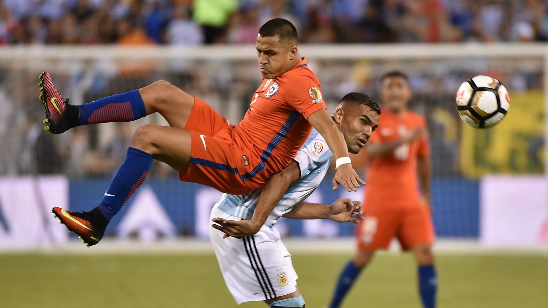 Alexis Sánchez y Gabriel Mercado