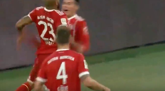 Arturo Vidal GOAL 181117 celebration