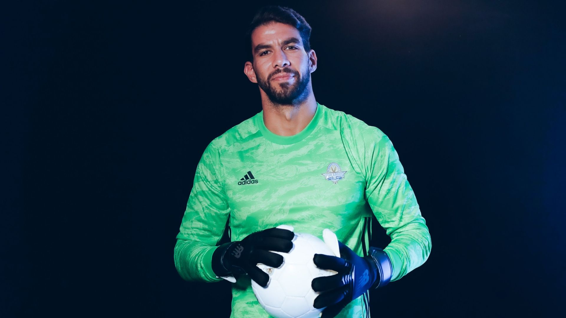 شريف إكرامي بيراميدز الدوري المصري