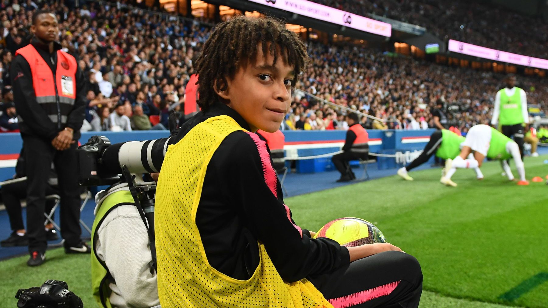 Kylian Mbappe. Ethan Mbappe. Real Madrid. PSG. Bernabeu. Kền Kền Trắng. Ligue 1. La Liga. BXH giai VDQG Phap. BXH giai VDQG Tay Ban Nha. Xem bong da truc tuyen. Xem La Liga. Xem Ligue 1. Mbappe toi Real. Tin chuyen nhuong.