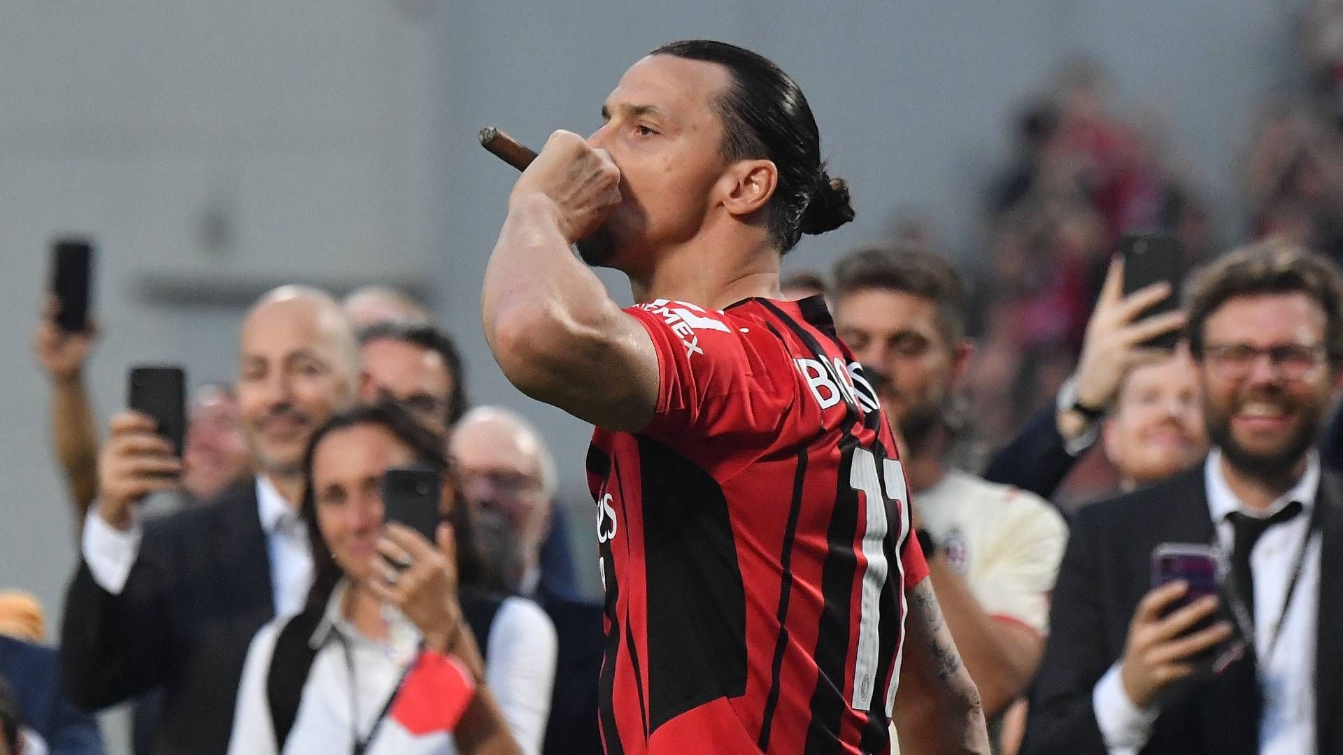 Zlatan Ibrahimovic Zigarre AC Mailand Meisterfeier