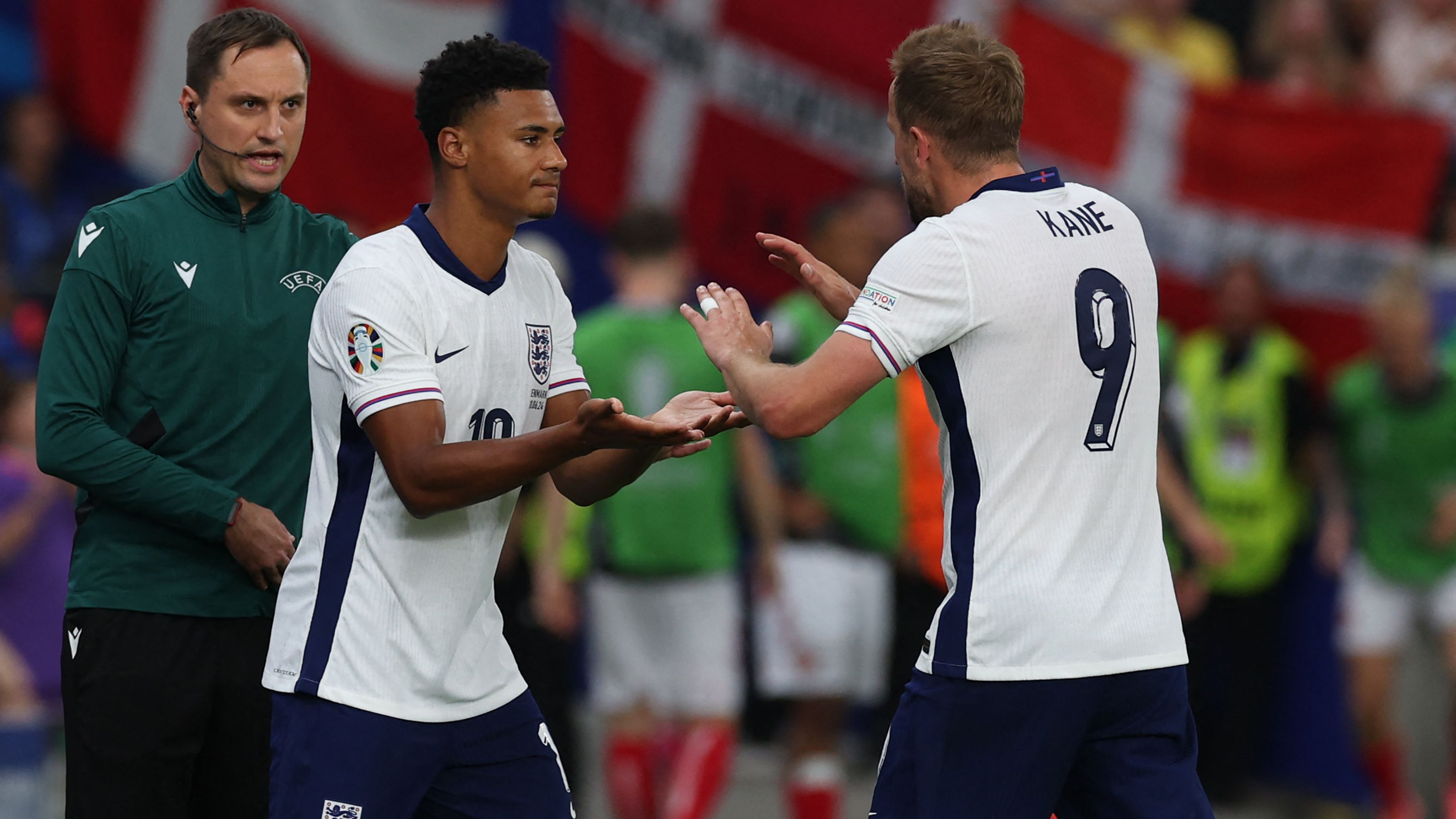 Ollie Watkins Harry Kane